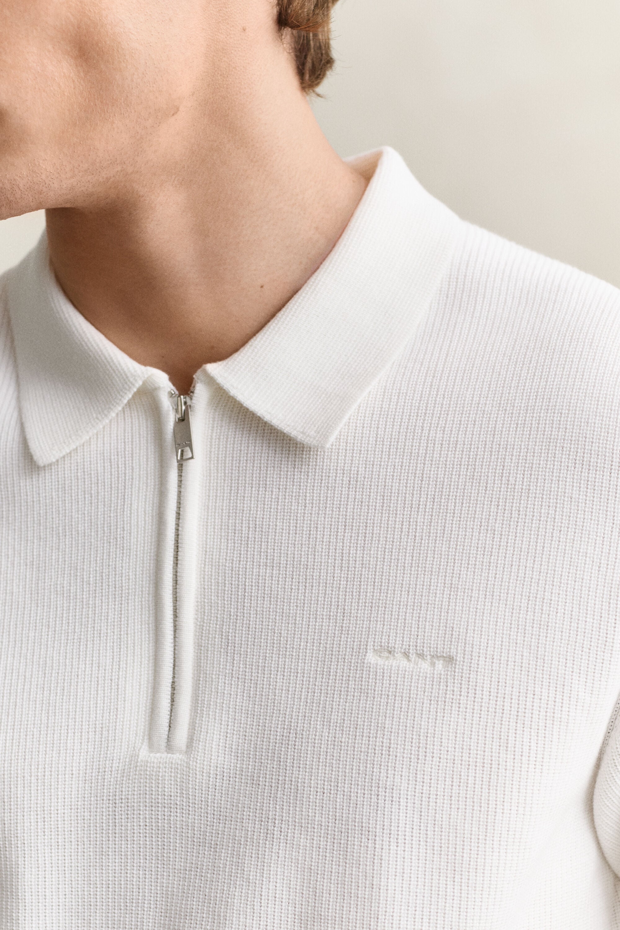 Camisola de malha tipo polo em algodão canelado