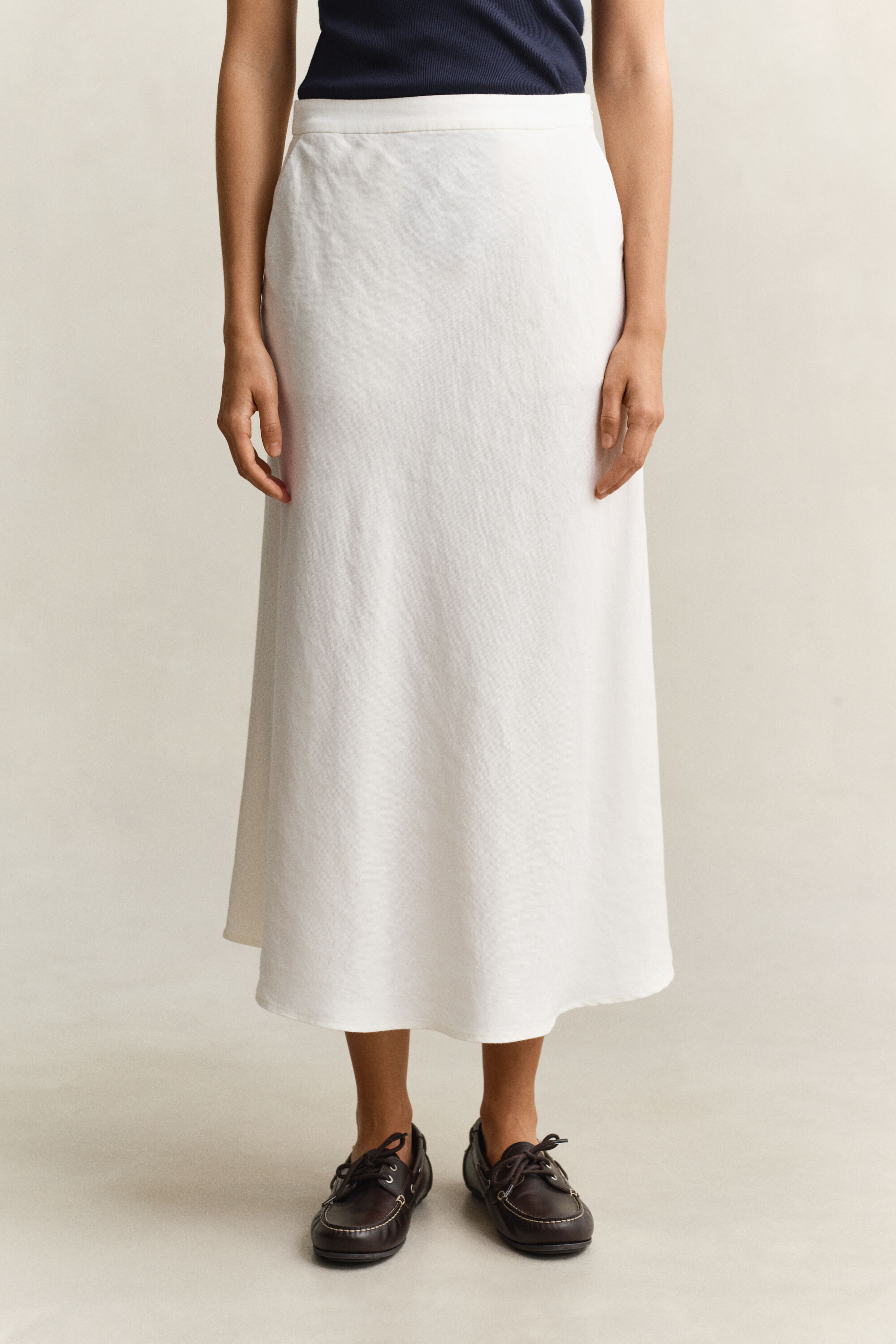 Saia rodada em mistura de linho