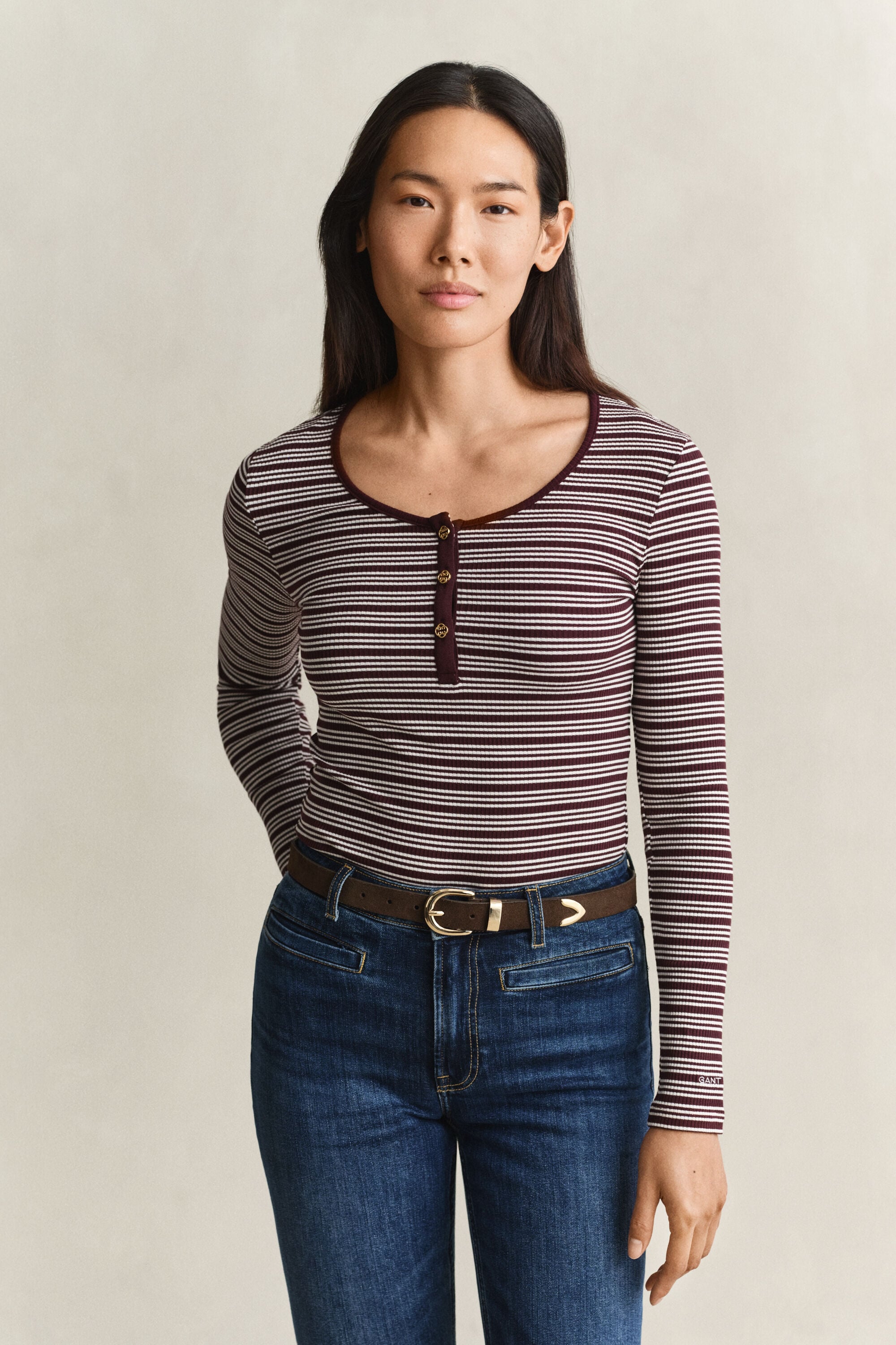 Camisola canelada de manga comprida Henley