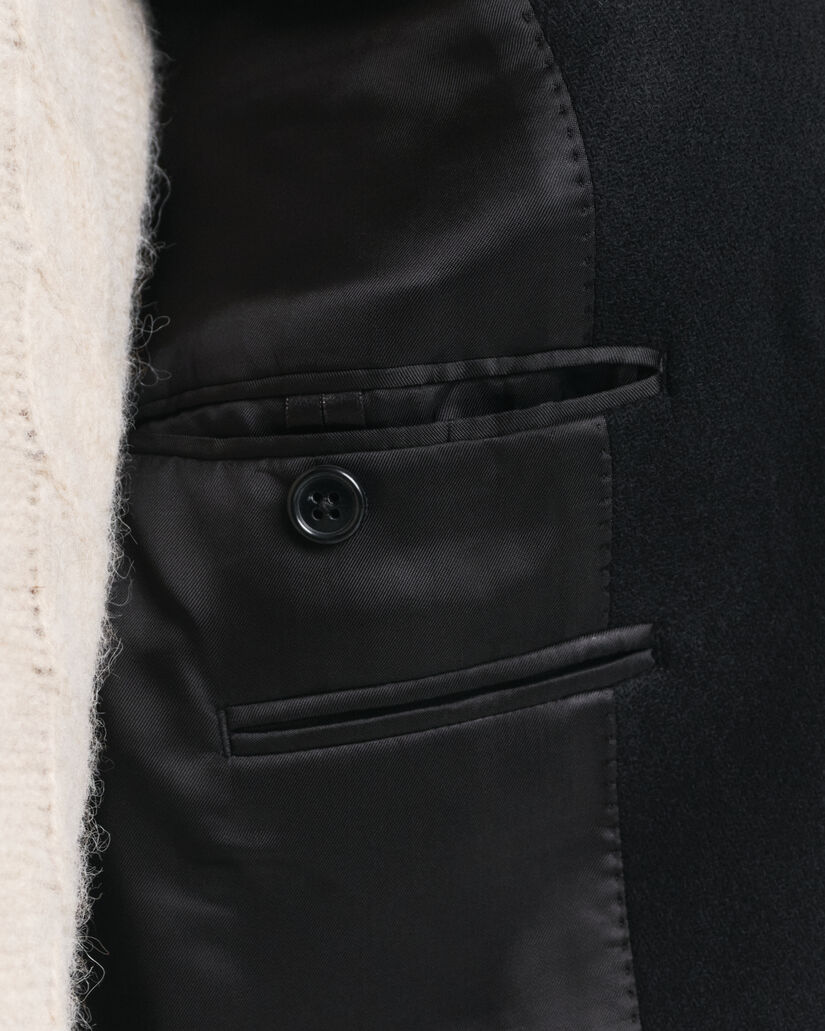 Sobretudo clássico em lã