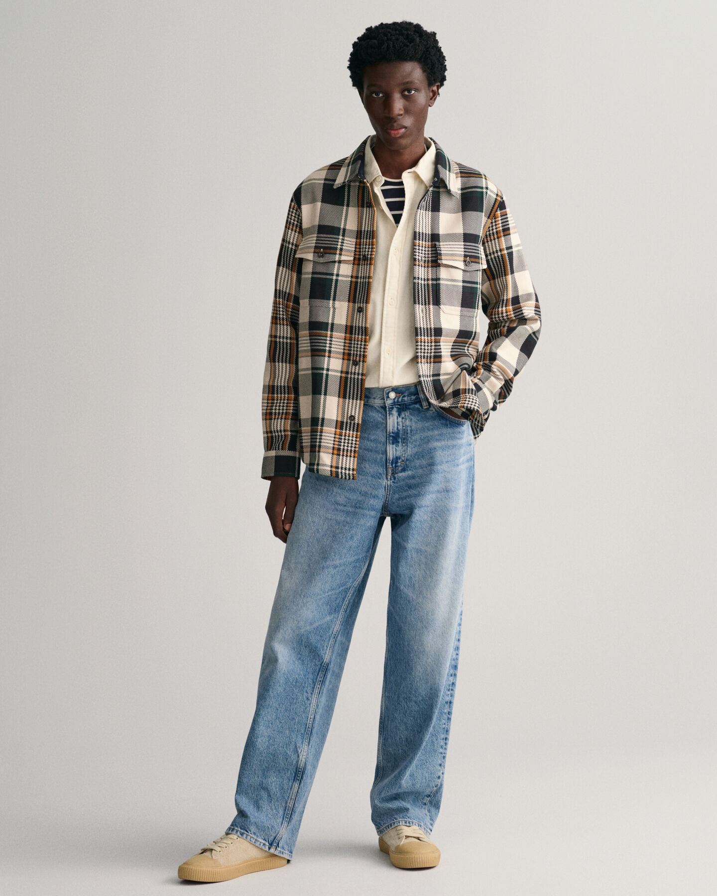 Sobrecamisa em sarja resistente com padrão de xadrez