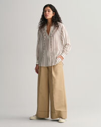 Blusa com decote em V &agrave;s riscas