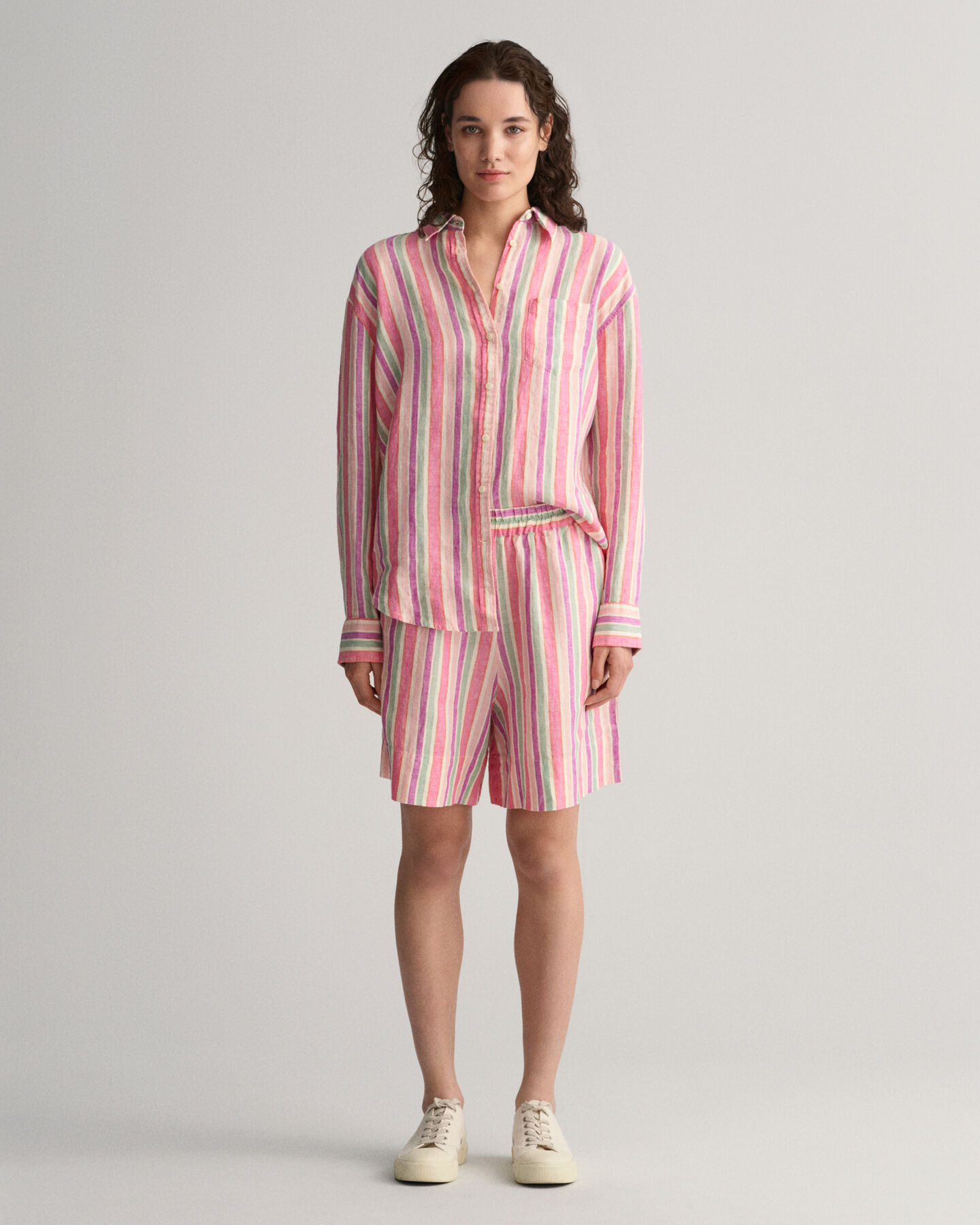 Calções pull-on em linho às riscas