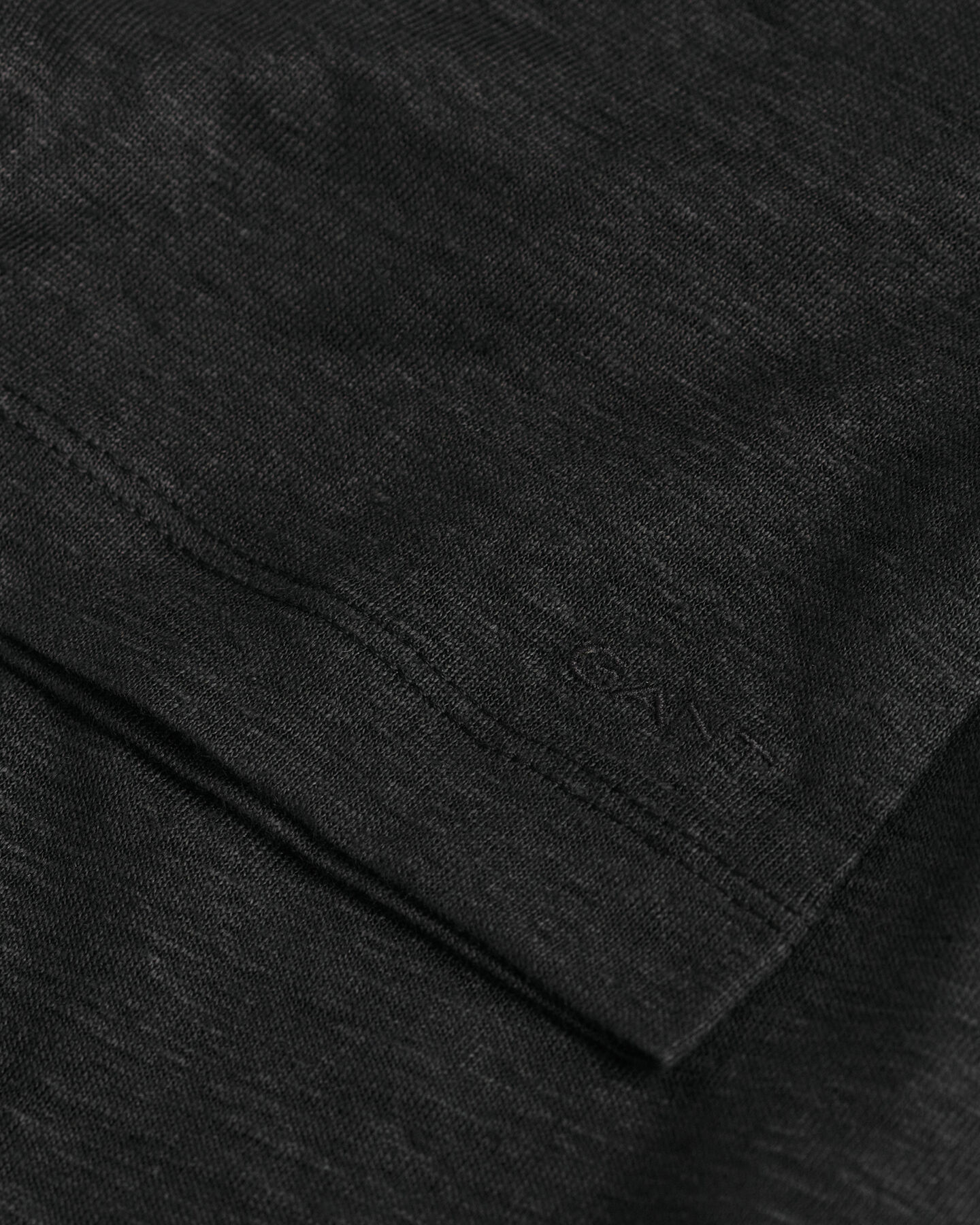 T-shirt em linho com decote em V