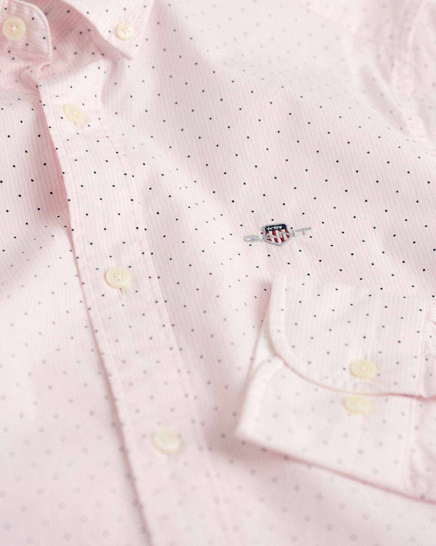 Camisa &agrave;s bolinhas pequenas slim fit