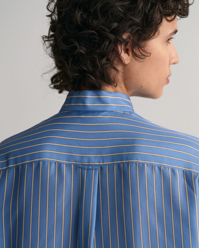 Blusa em seda às riscas com laço