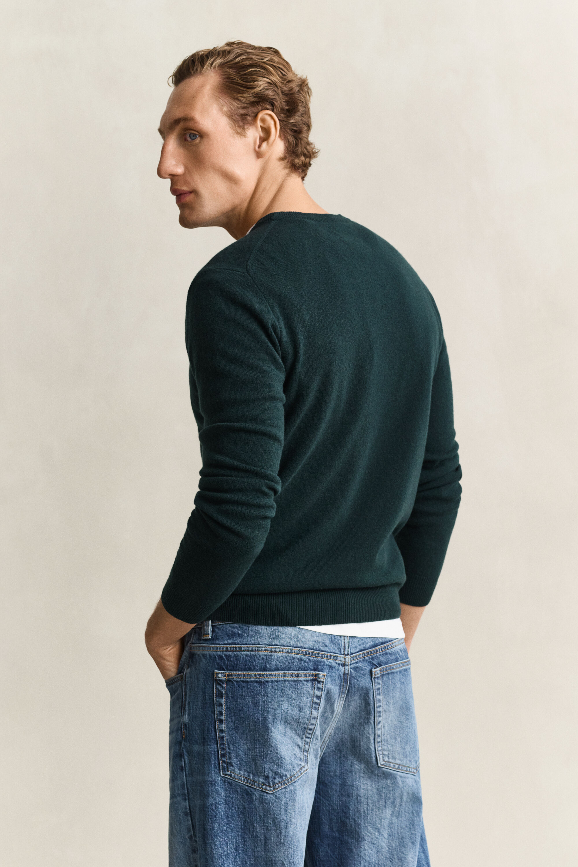 Camisola de malha com decote redondo em lã
