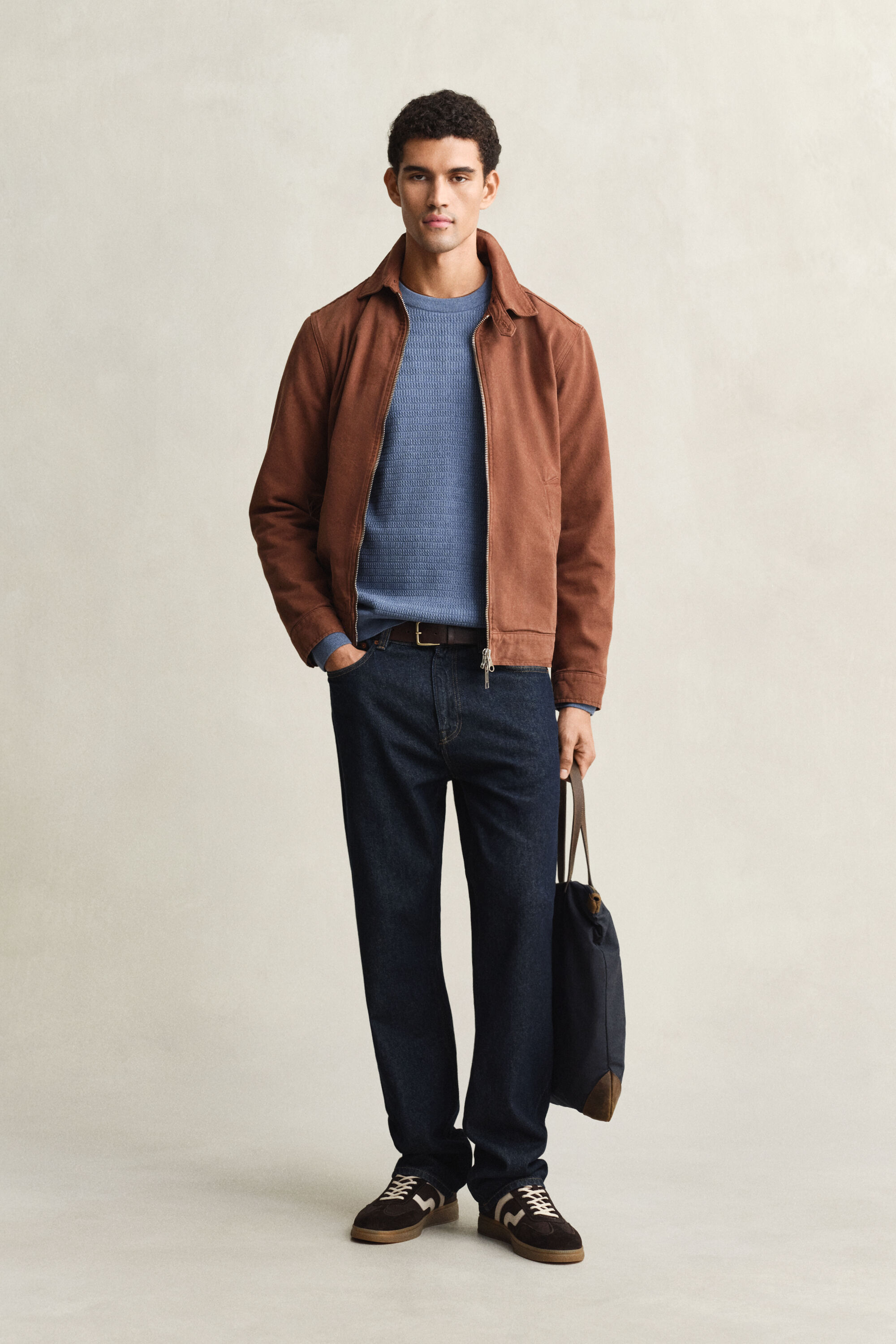 Camisola em mini malha entrançada com decote redondo