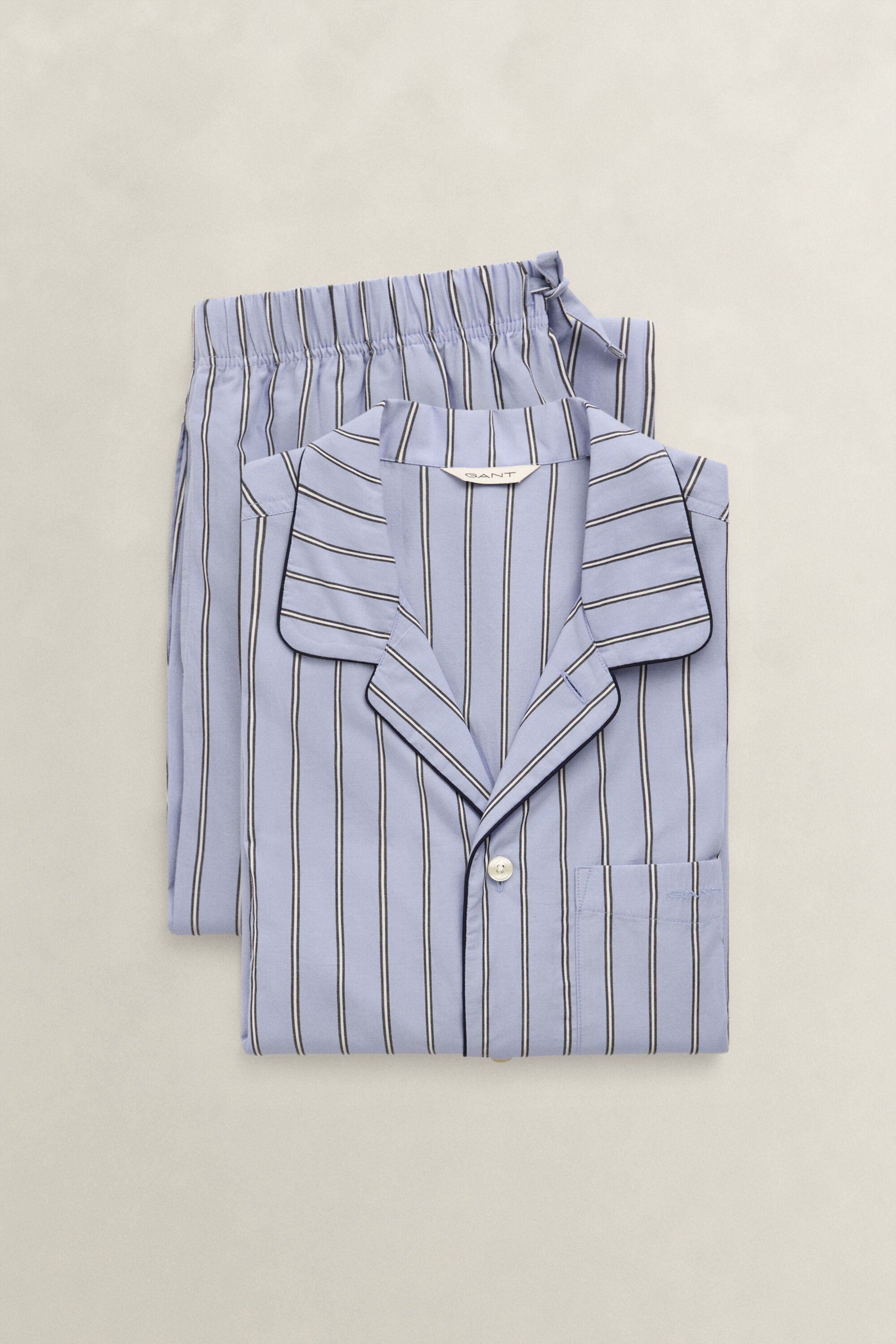 Pijama em popelina às riscas