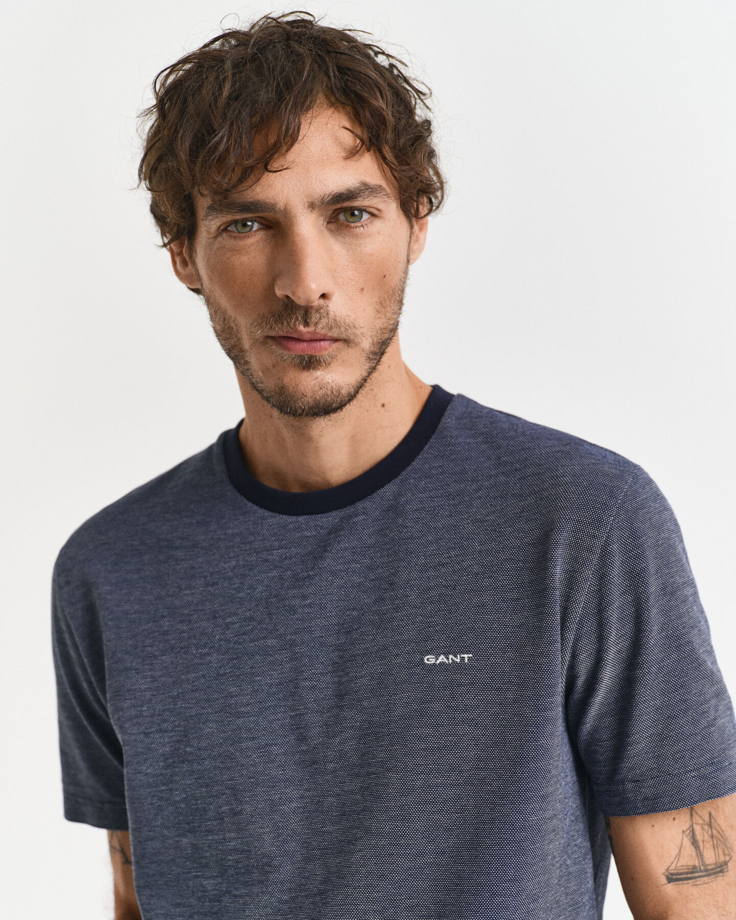 T-shirt Oxford com 4 cores