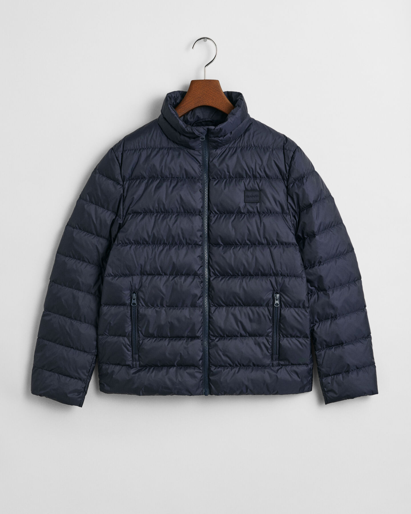 Blusão de penas leve com logótipo