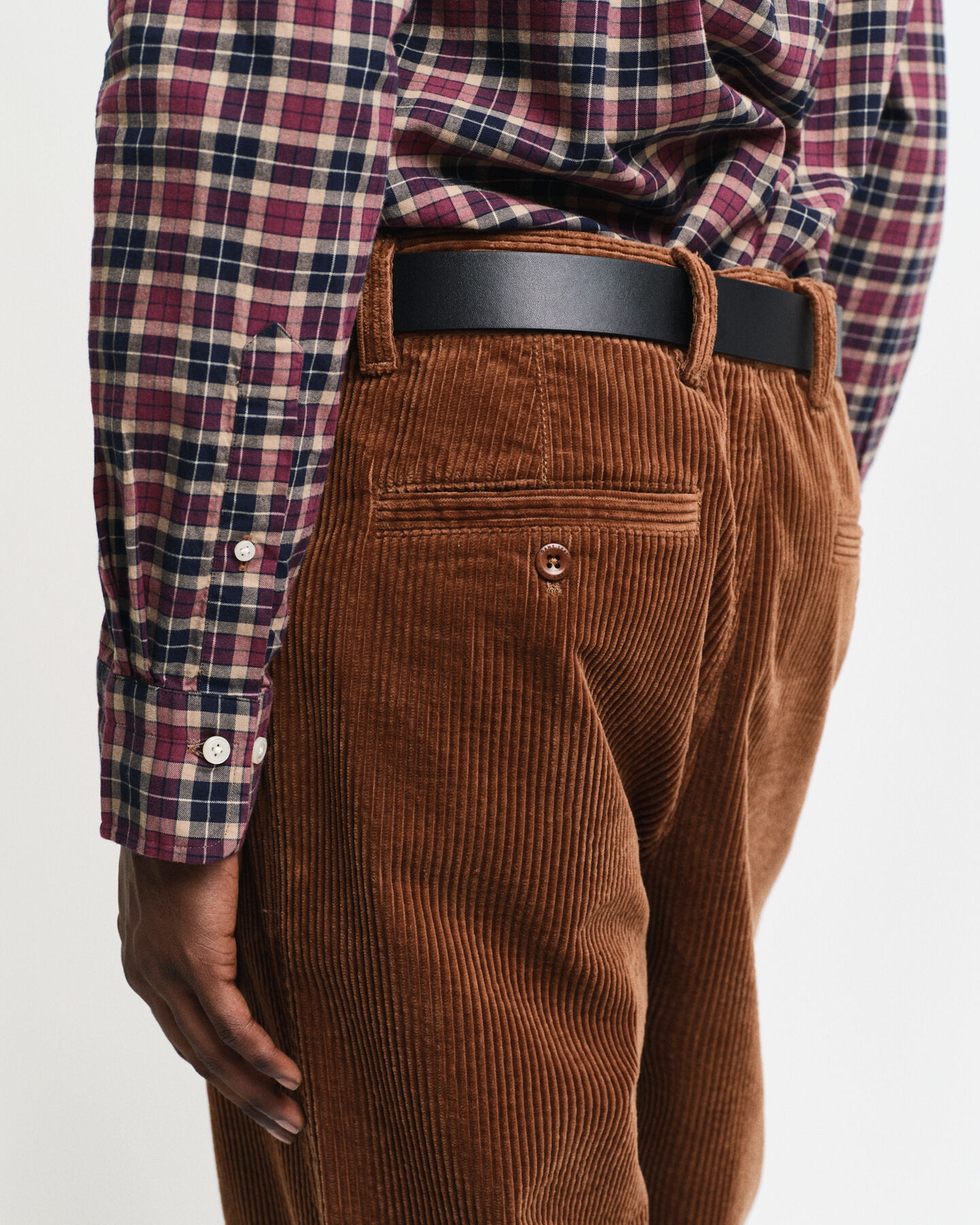 Camisa em sarja leve com padr&atilde;o de xadrez regular fit