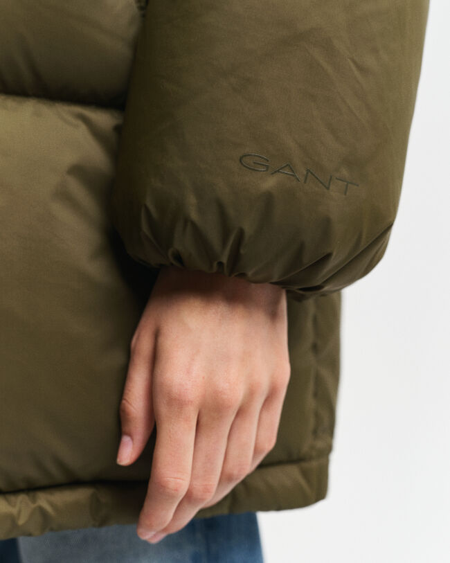 Blus&atilde;o de penas com comprimento m&eacute;dio