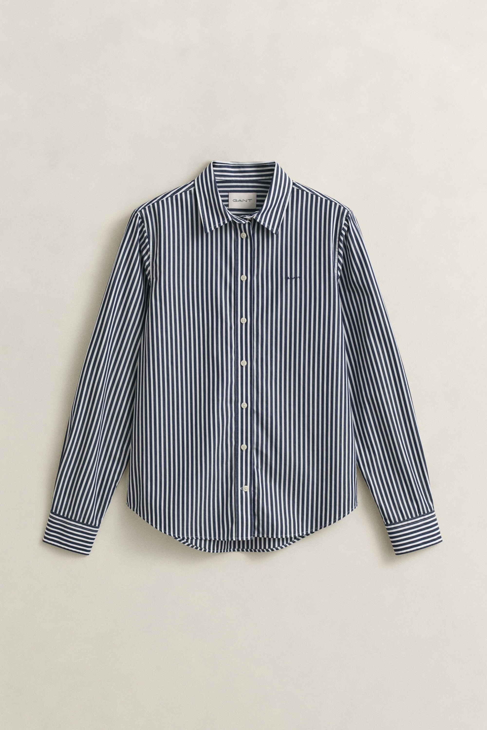 Camisa em popelina às riscas clássica regular fit