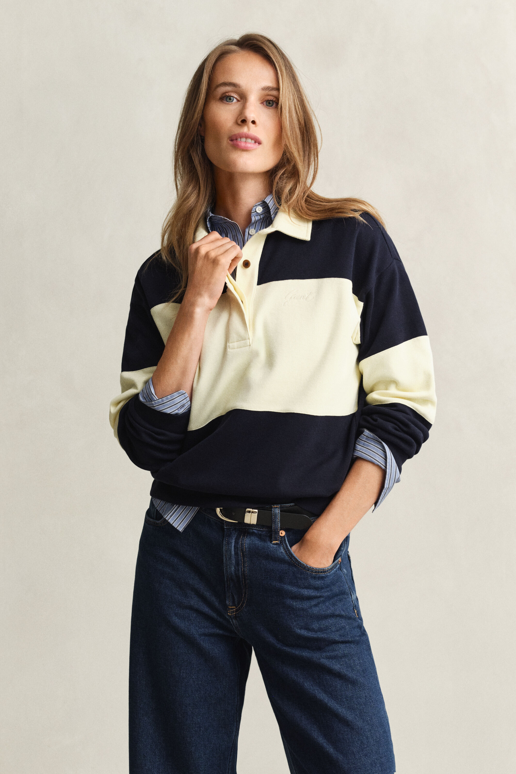 Rugger em algodão piqué com bloco de cor texturizado