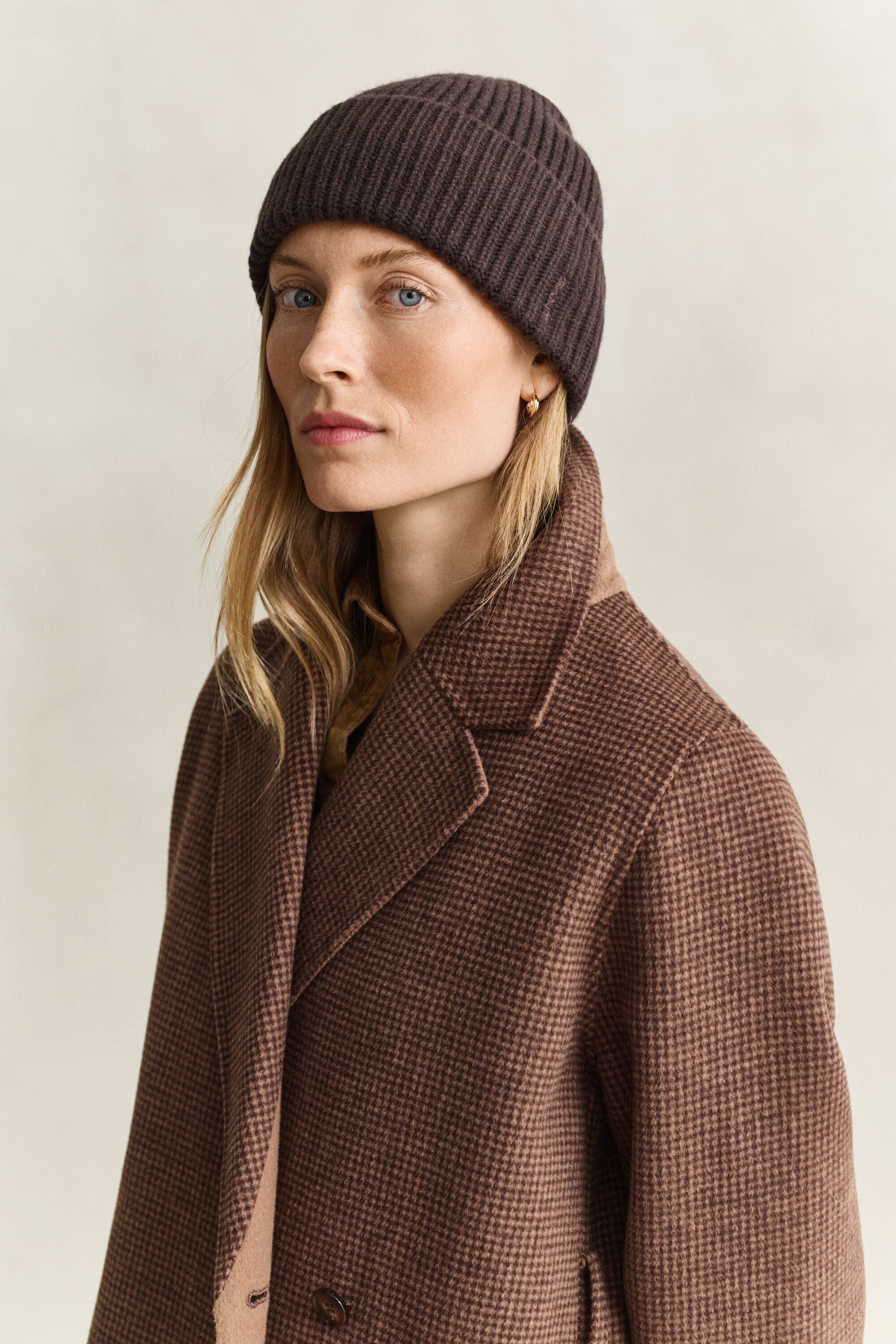 Gorro canelado em mistura de lã e caxemira
