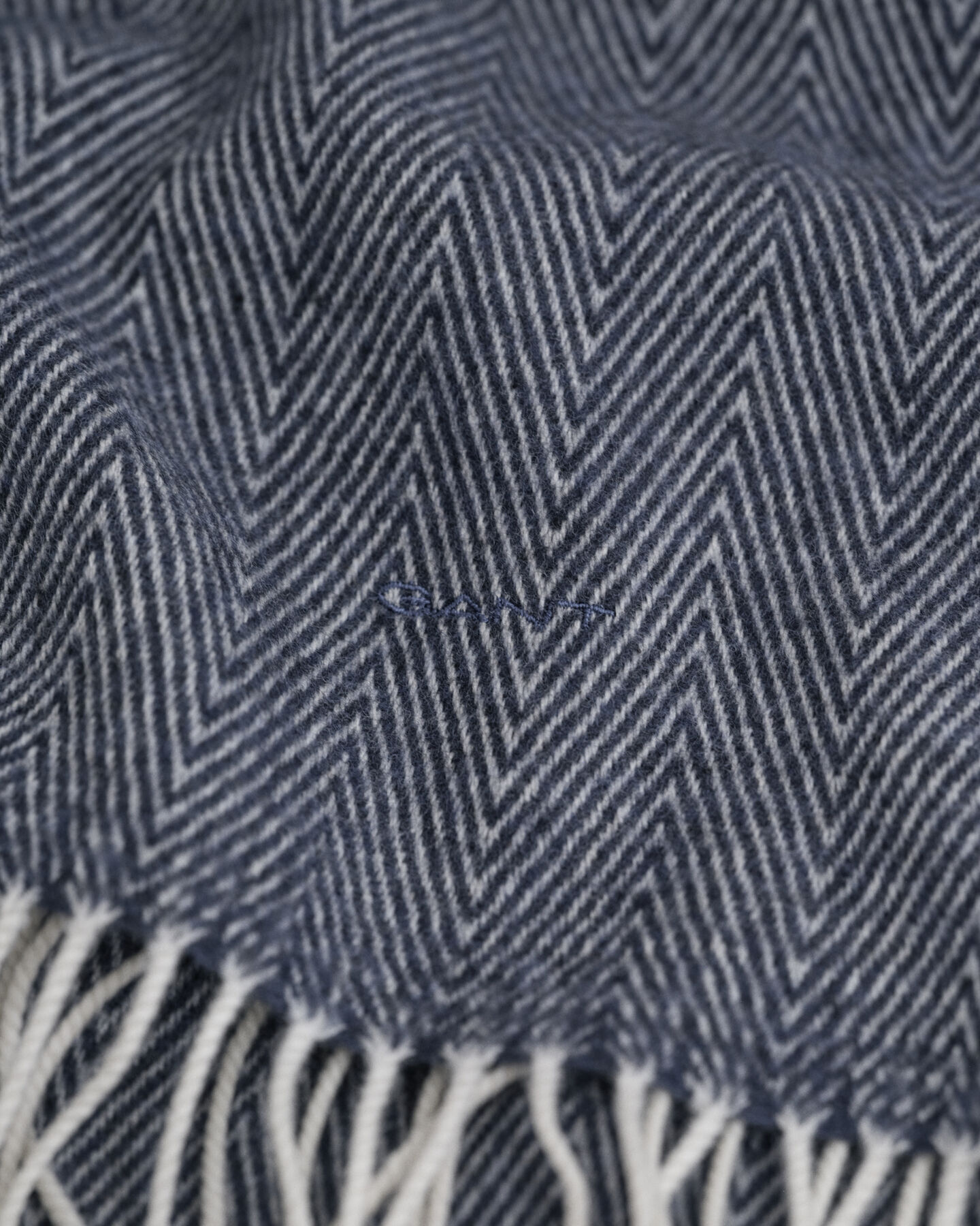 Cachecol em lã com padrão espinha de peixe