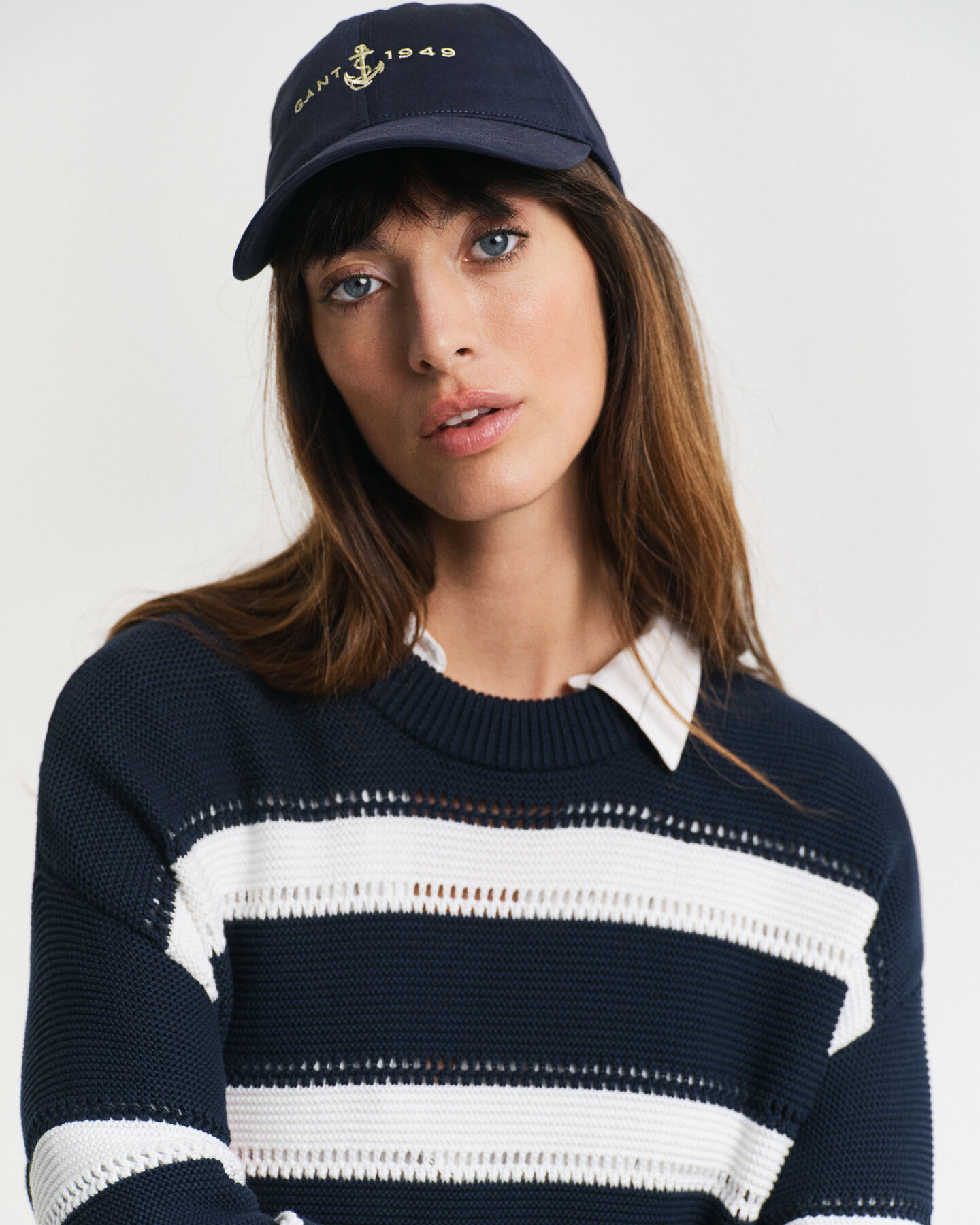 Camisola de malha texturizada às riscas com decote redondo