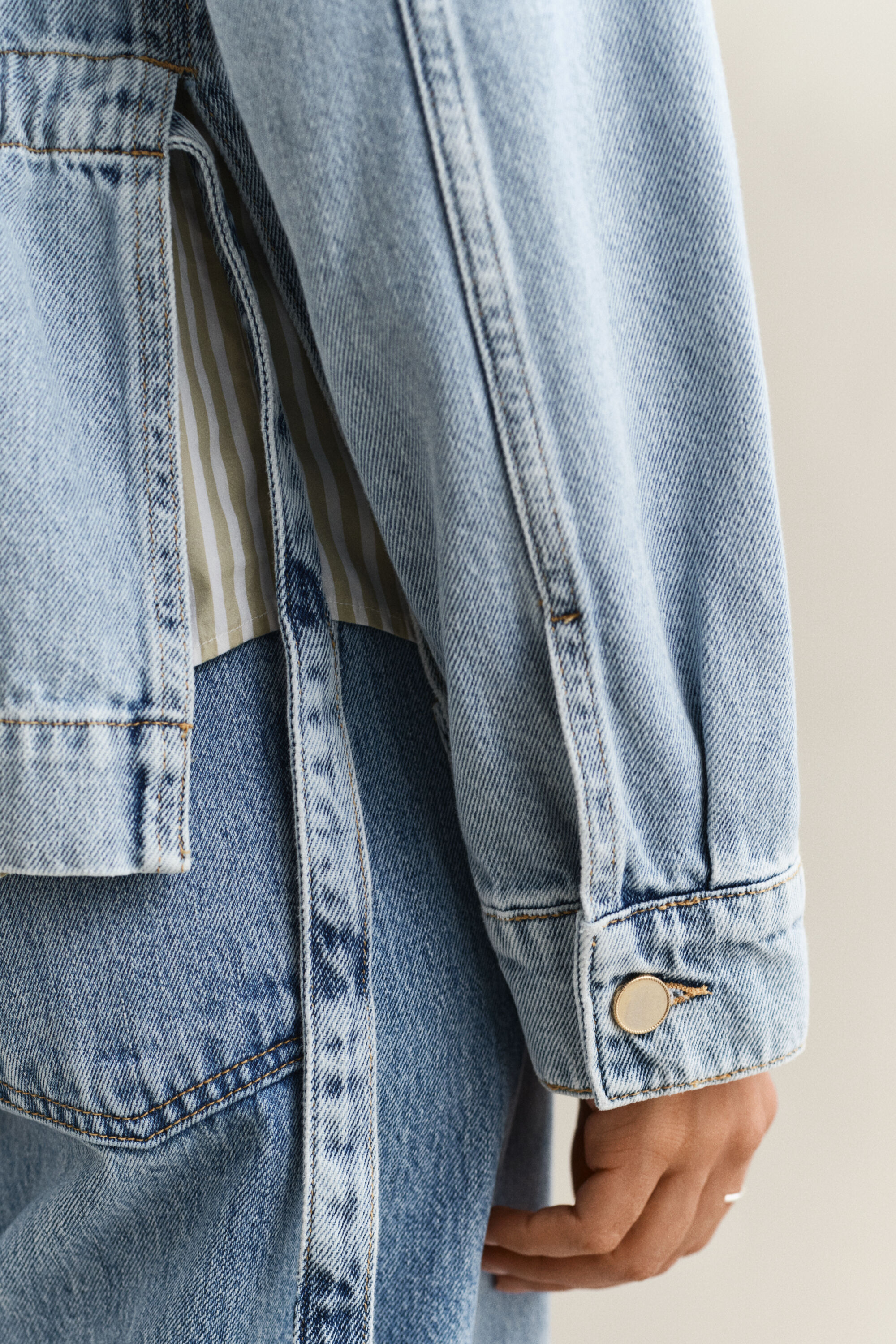 Casaco de ganga com atilhos