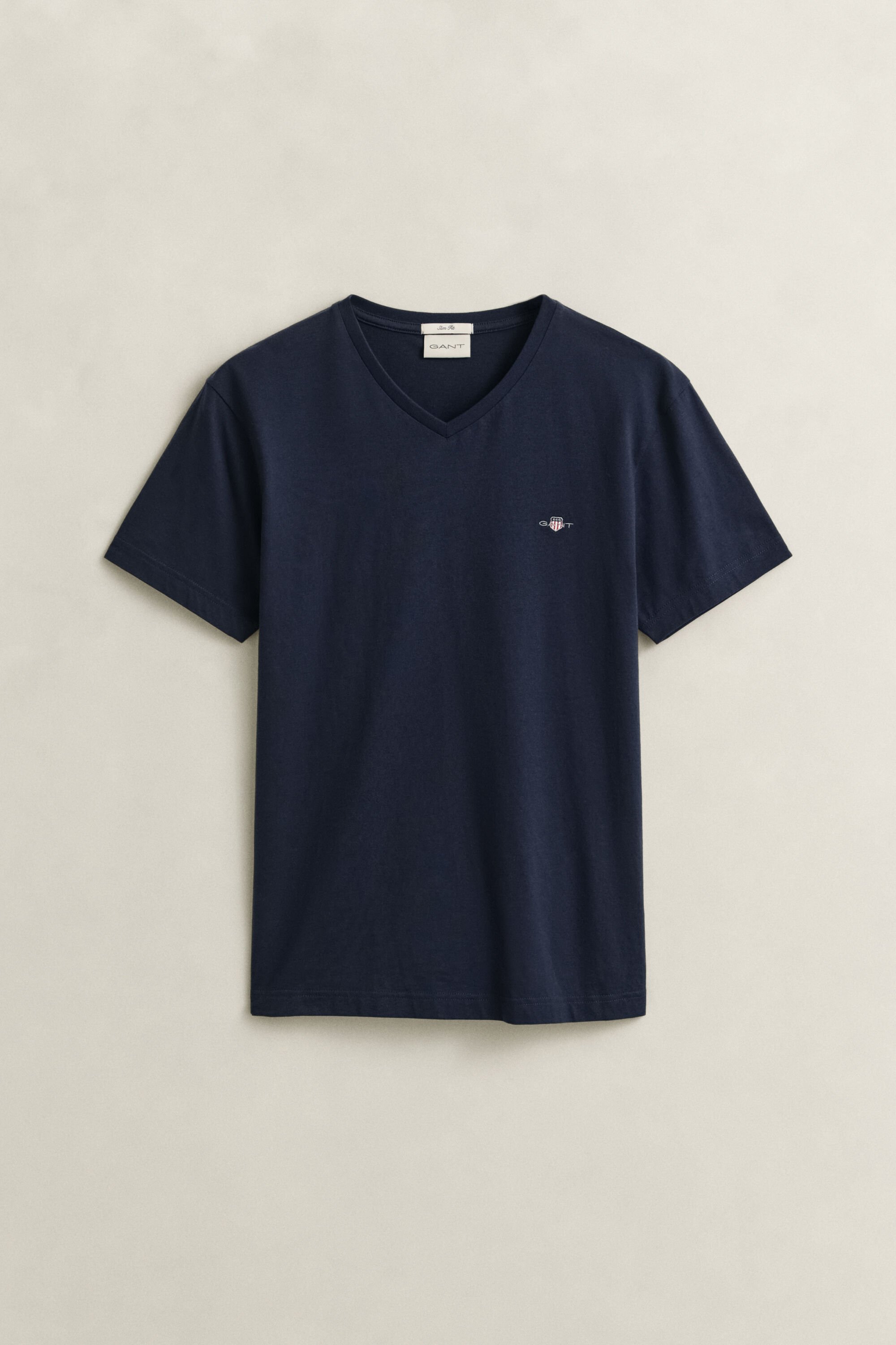 T-shirt com decote em V Shield slim fit