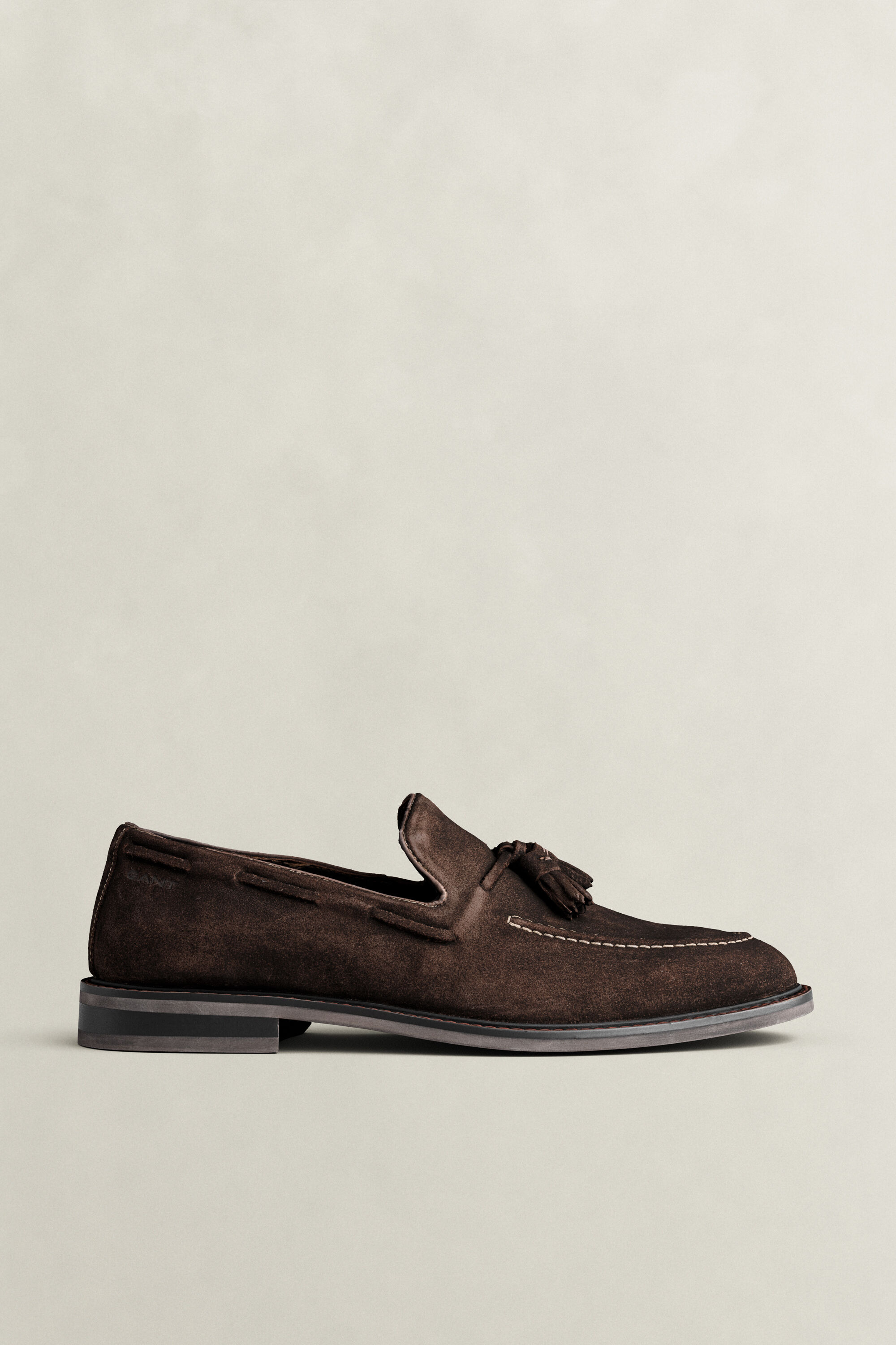 Loafers em camurça Lozham