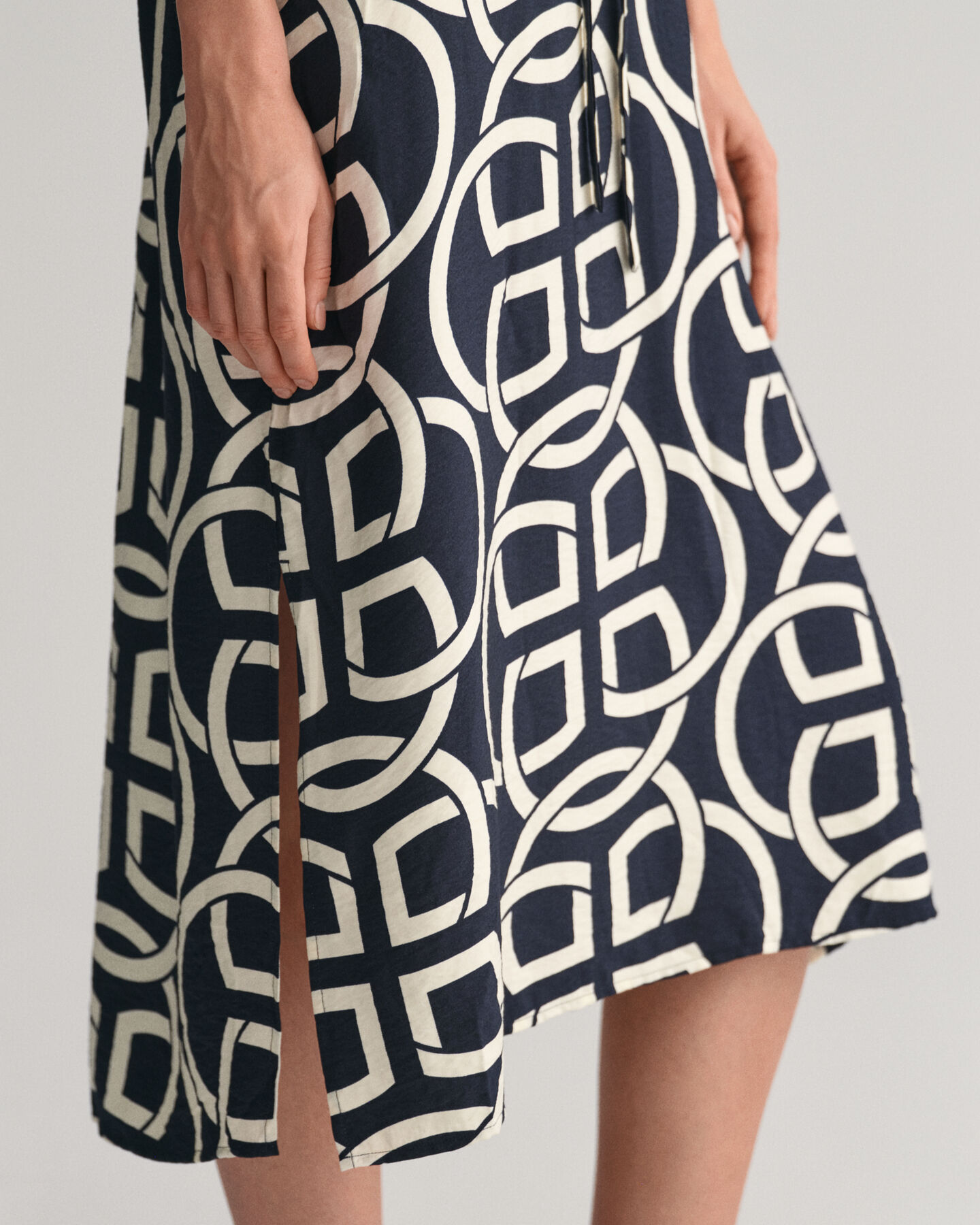 Cafetã de manga curta com estampado Monogram