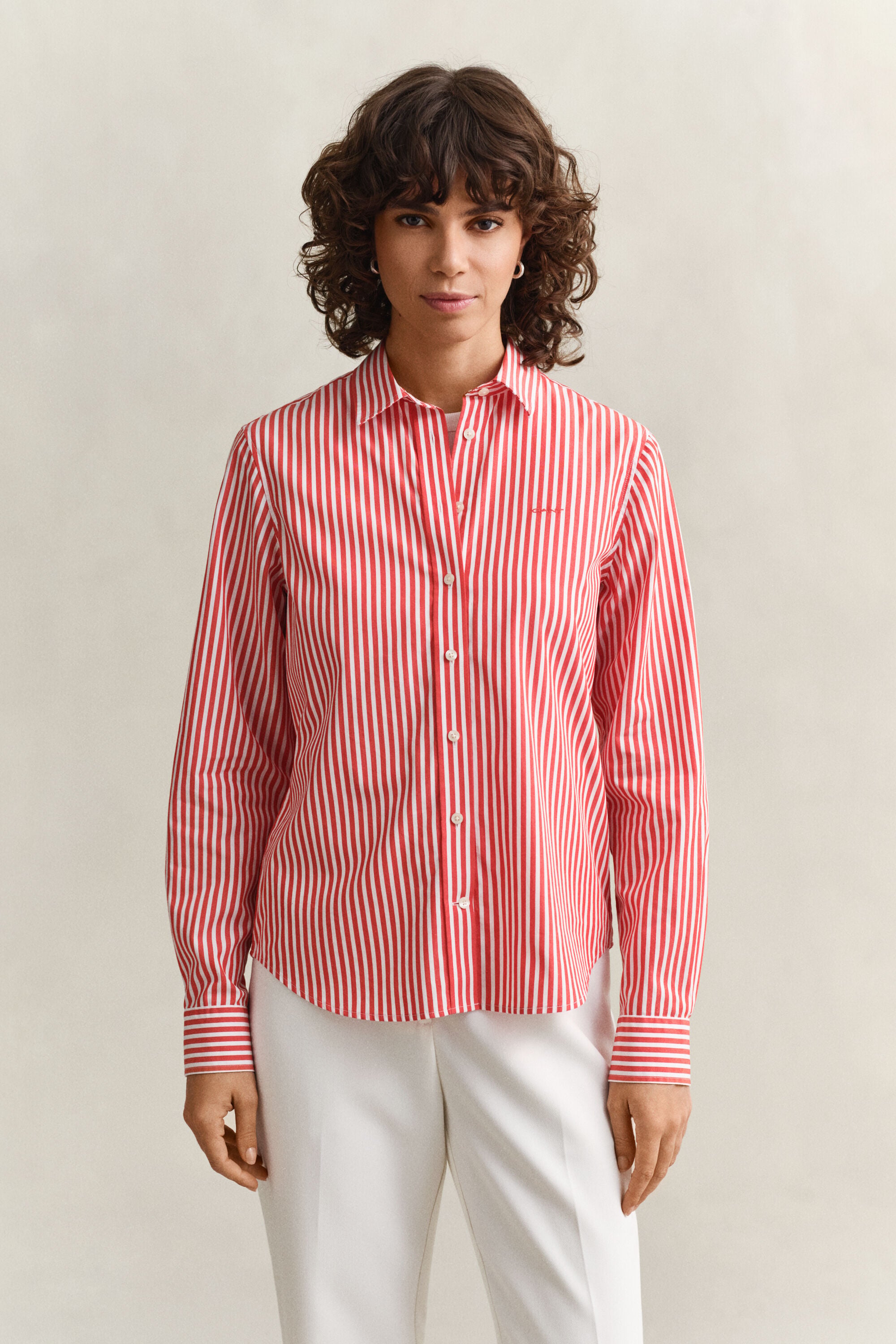 Camisa em popelina às riscas clássica regular fit