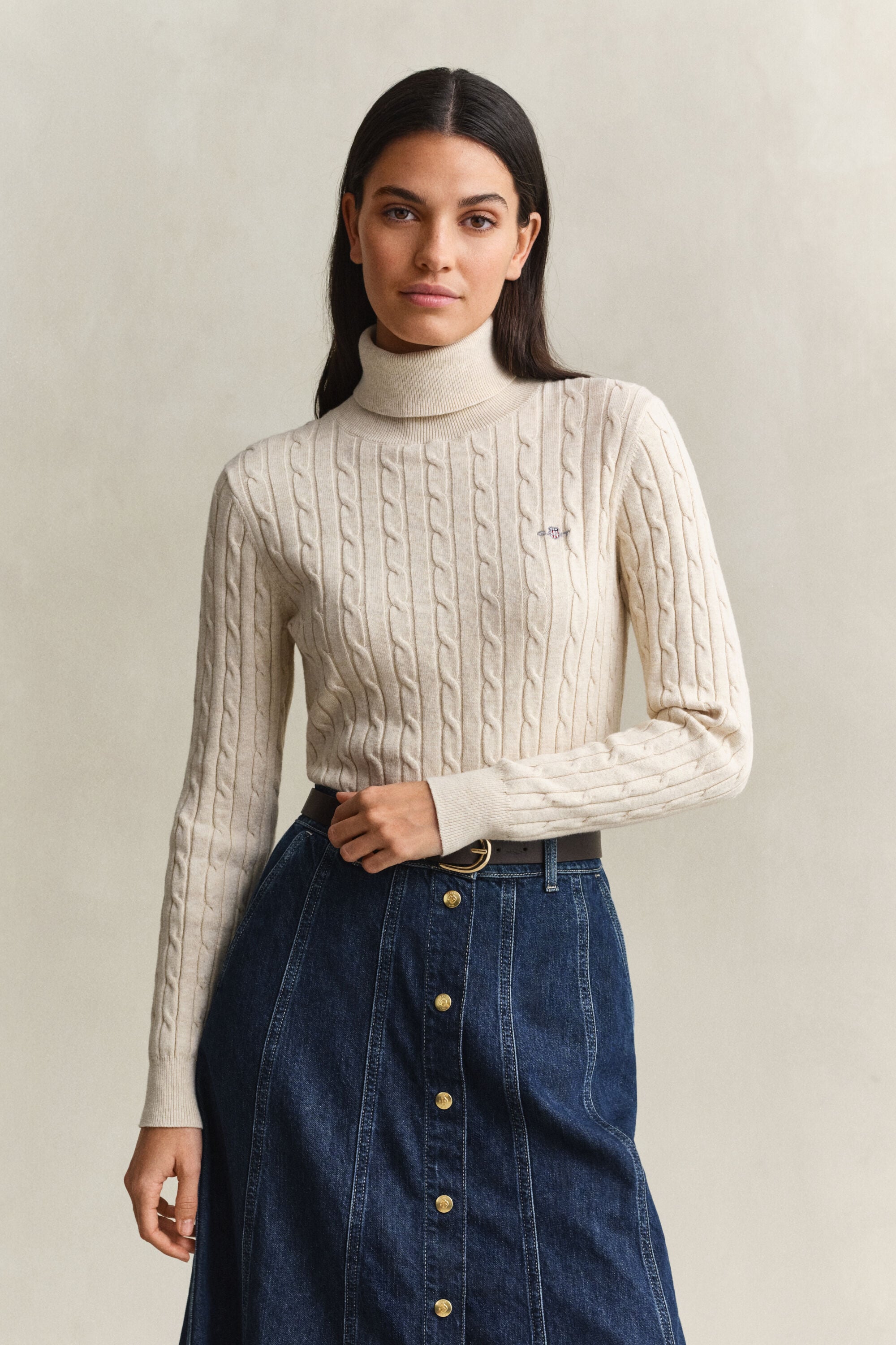 Camisola de gola alta em malha entrançada de algodão com elastano