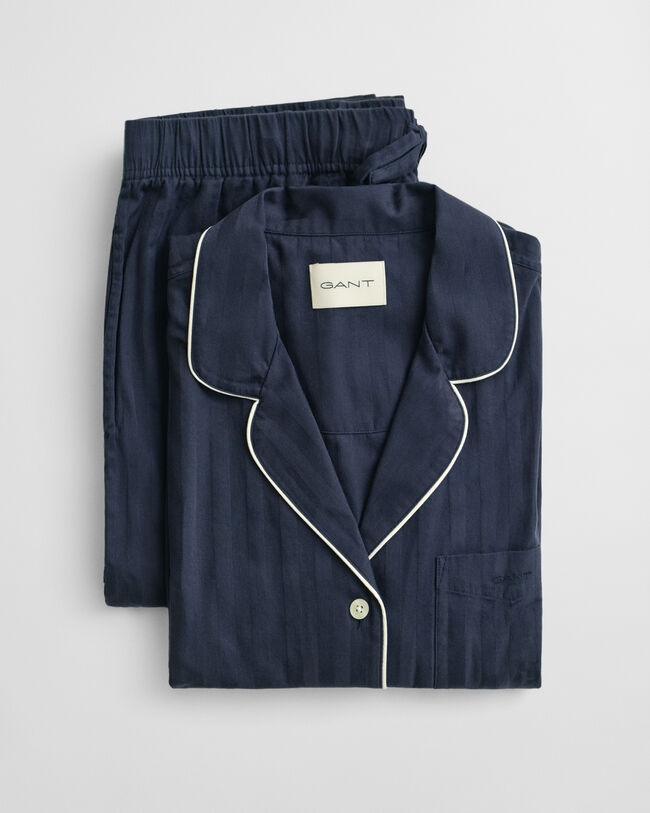 Caixa de presente com pijama em cetim às riscas