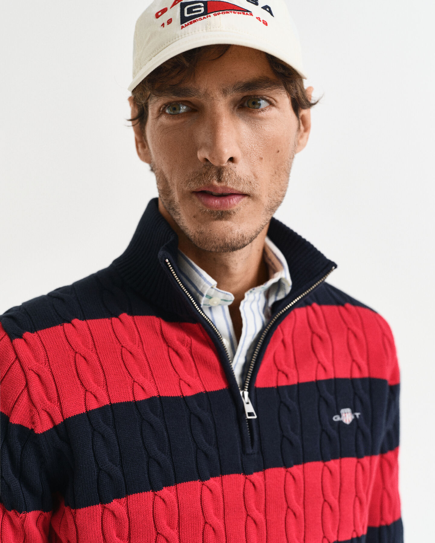 Camisola de malha entran&ccedil;ada de algod&atilde;o &agrave;s riscas com meio fecho de correr