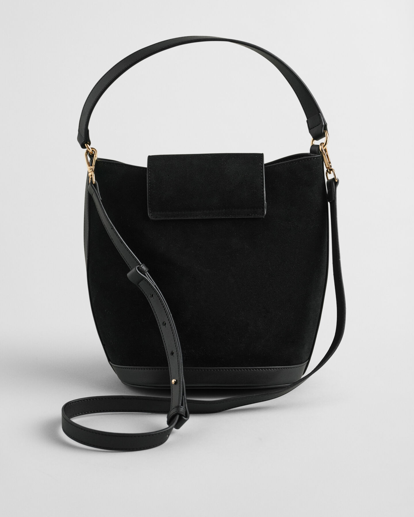 Mala tipo saco em camurça