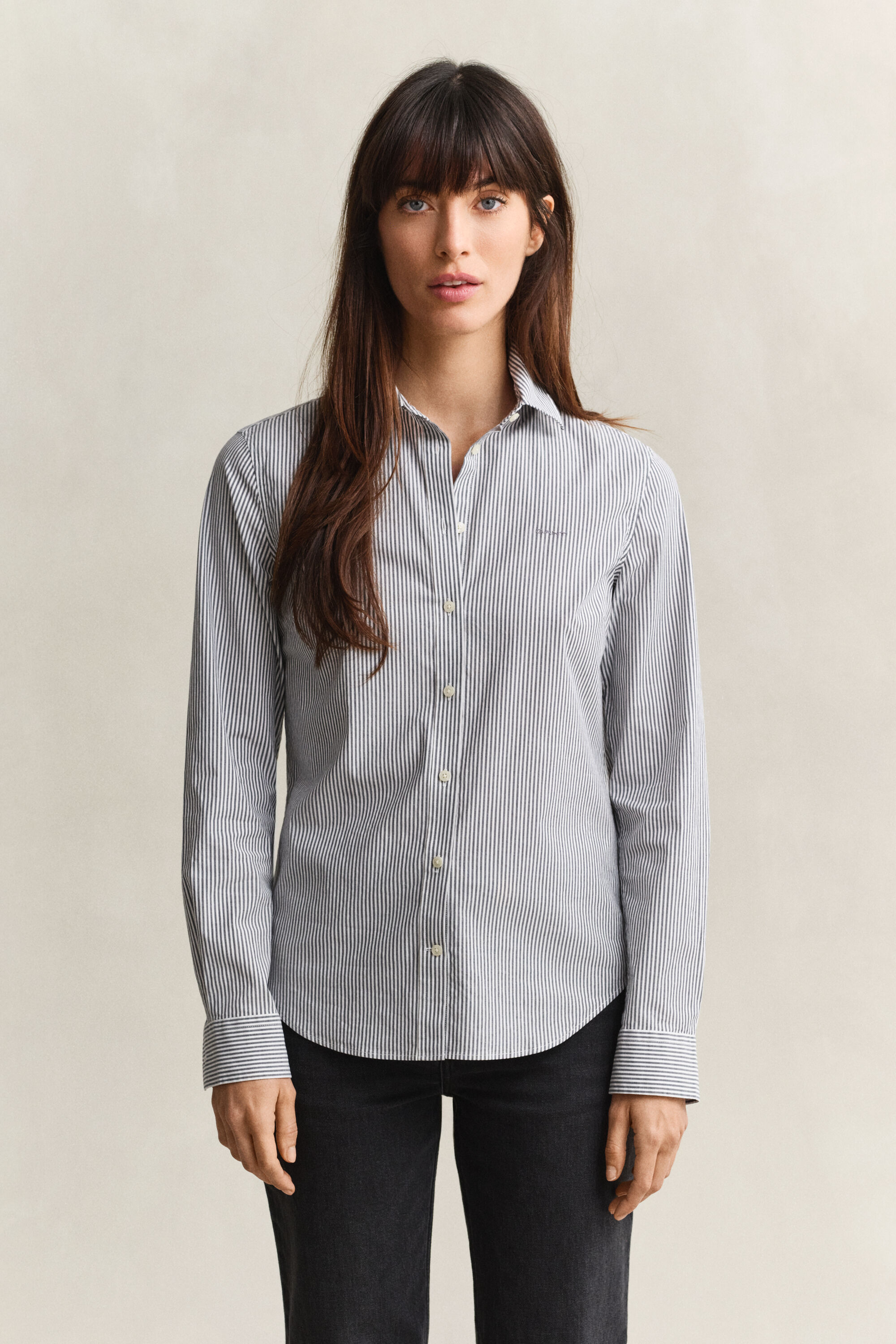 Camisa em popelina às riscas