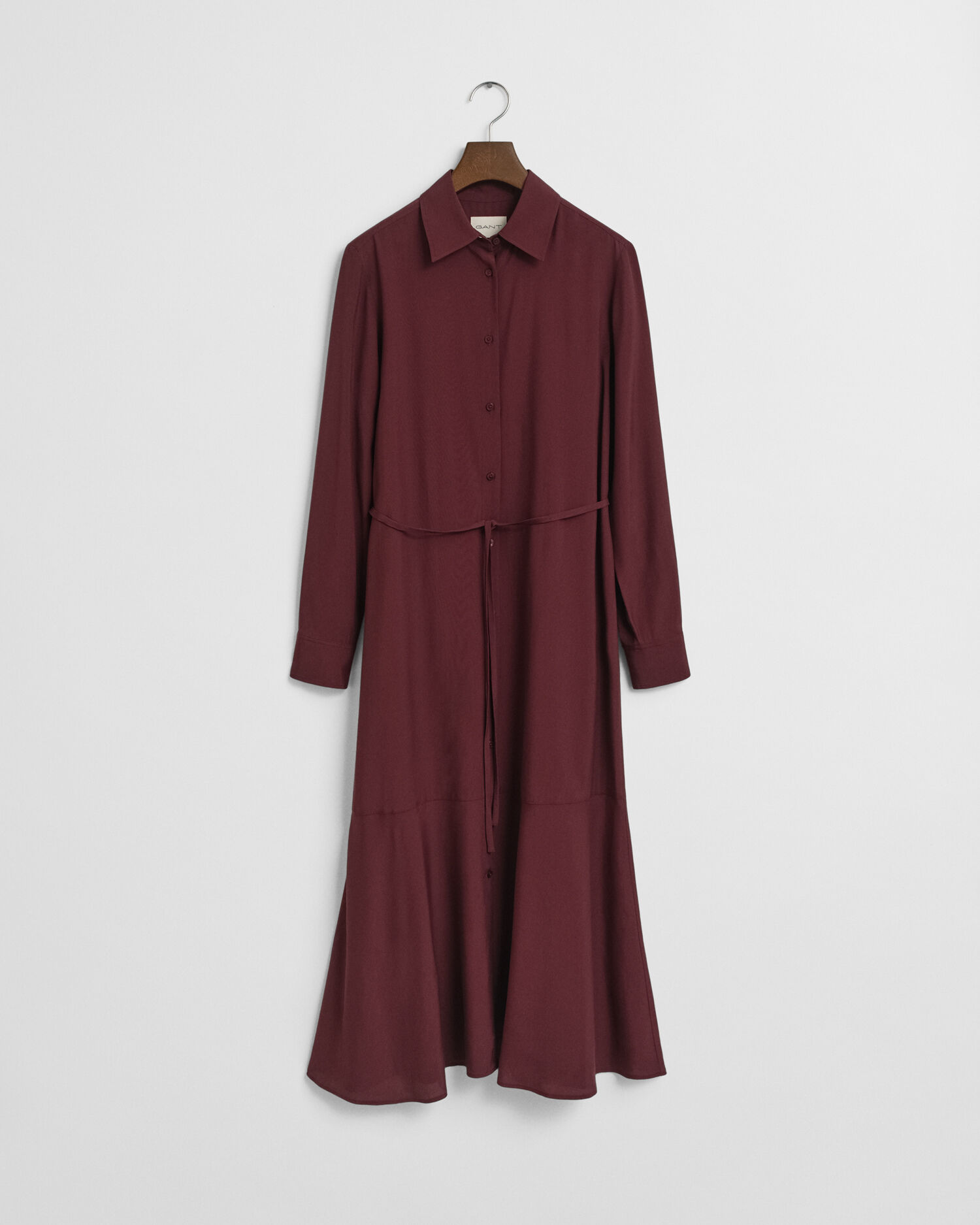 Vestido-camisa em viscose com comprimento médio