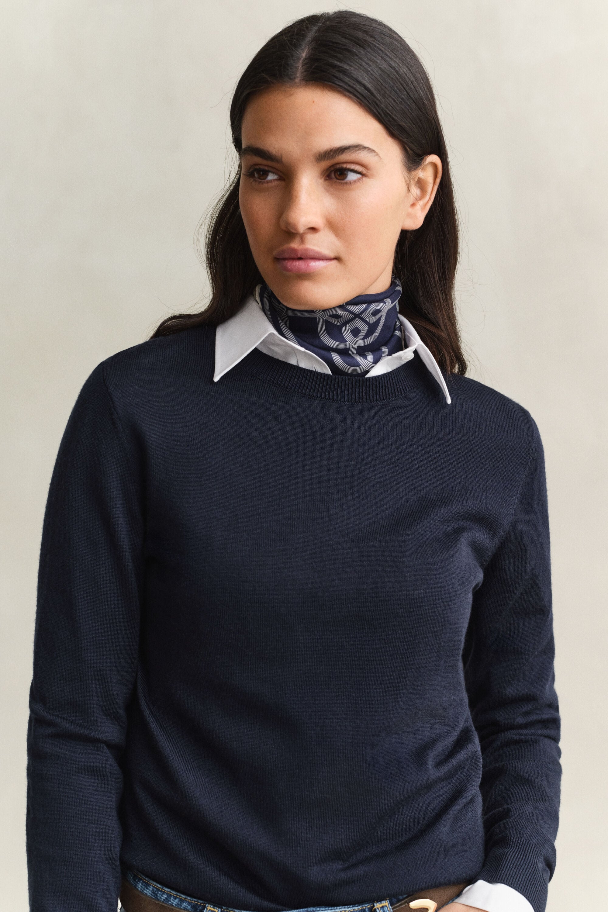 Camisola de malha com decote redondo em lã de merino extrafina