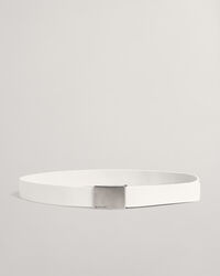 Cinto em pele com fivela com placa