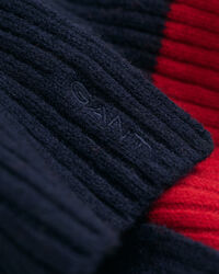 Cachecol de malha às riscas