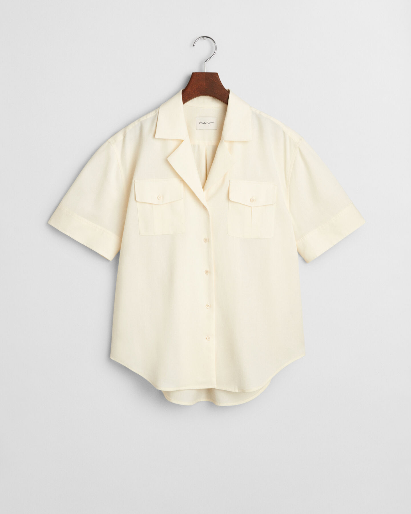 Camisa com bolsos relaxed fit