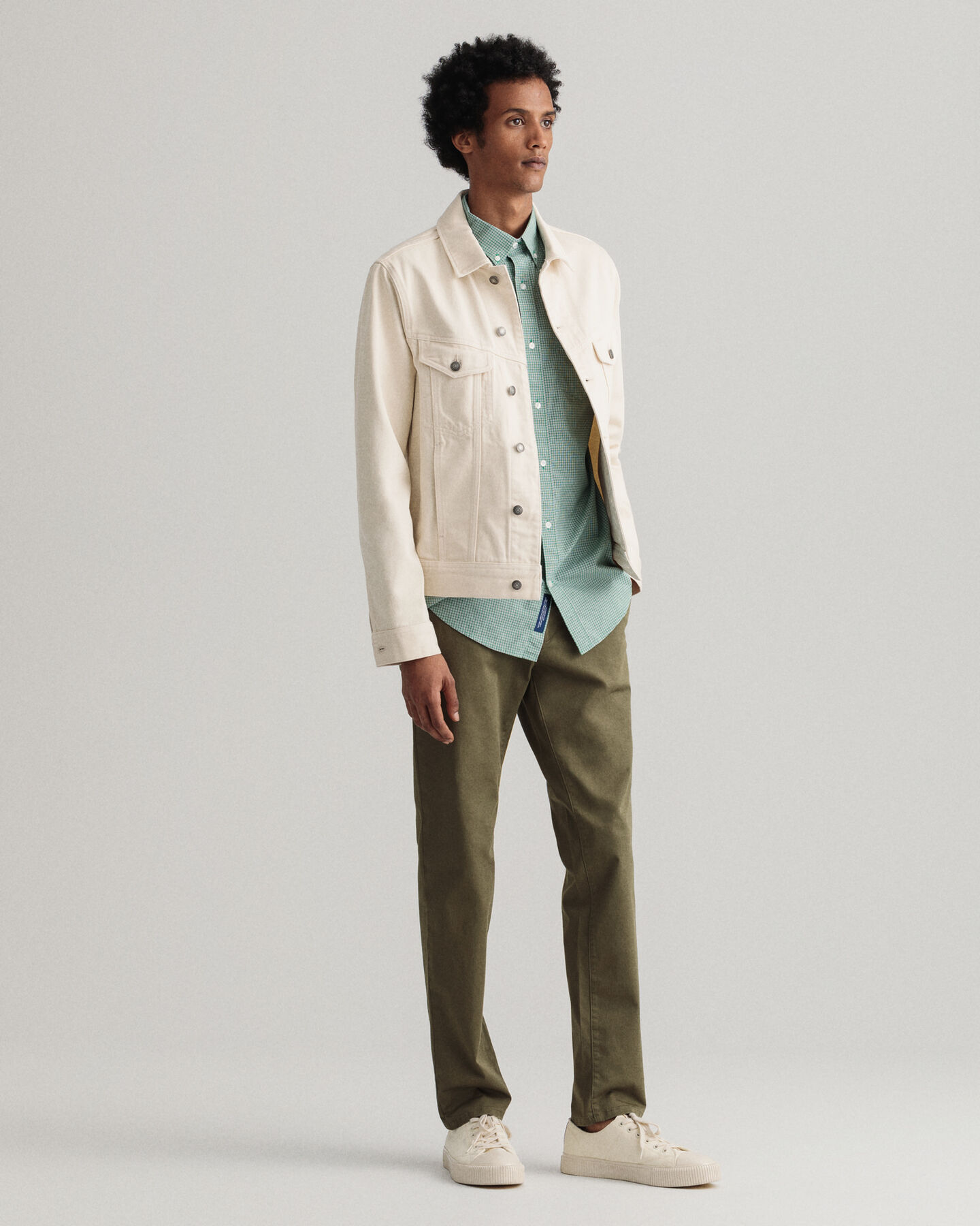 Calças chino em sarja slim fit Hallden