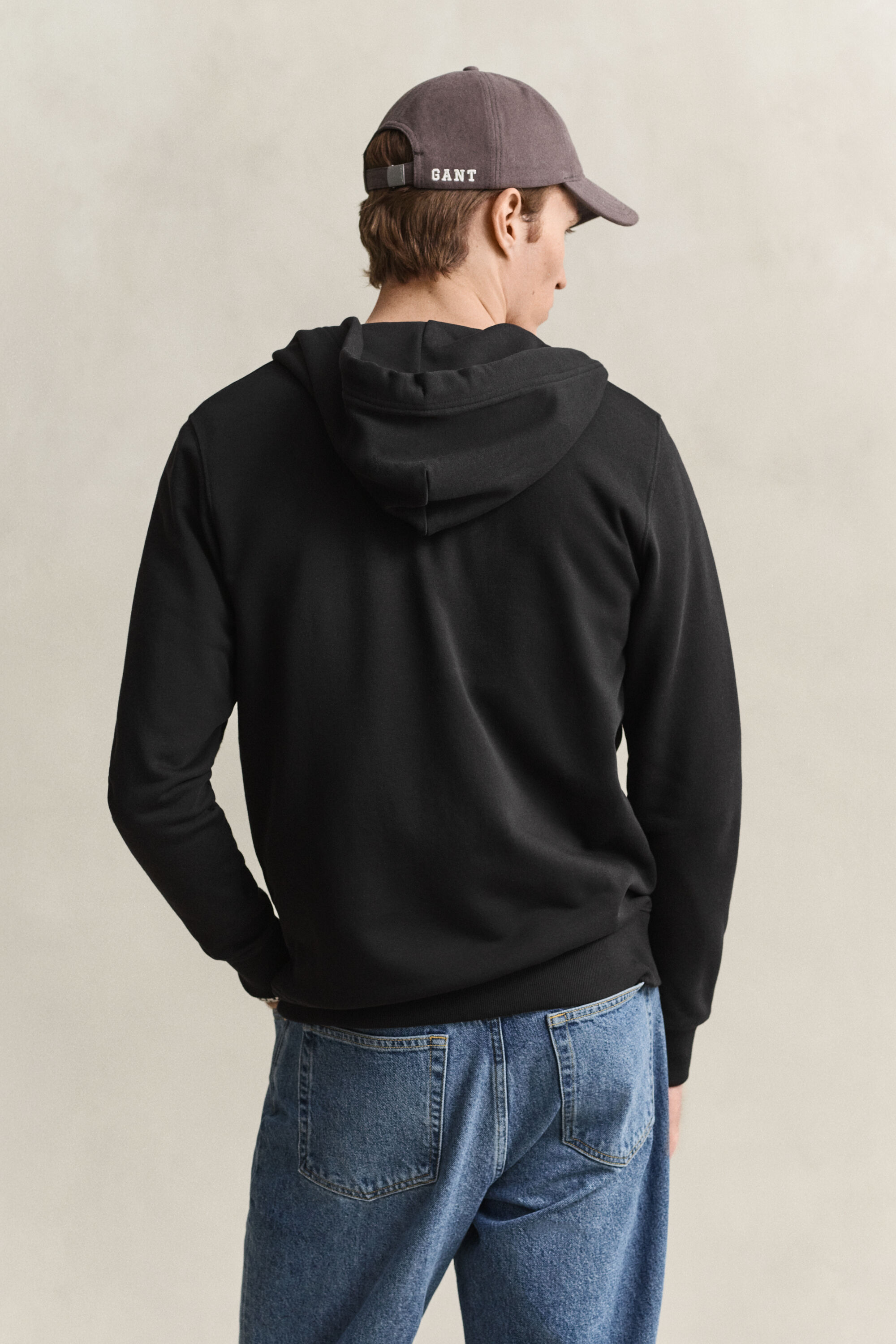 Sweatshirt com capuz e fecho Shield