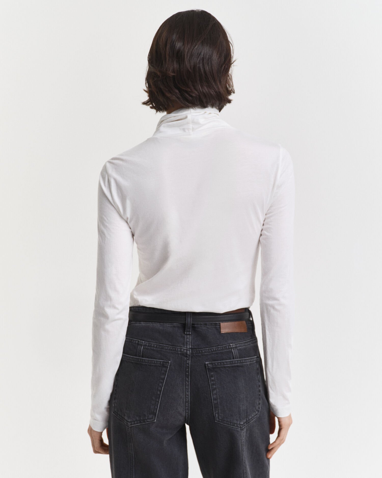 Top com gola alta em algodão leve