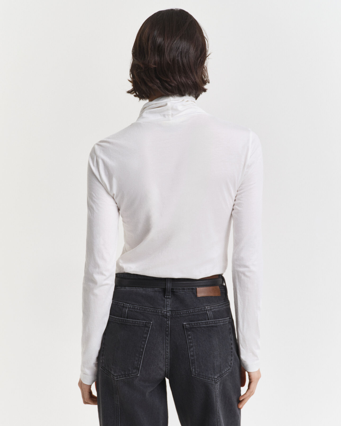 Top com gola alta em algodão leve