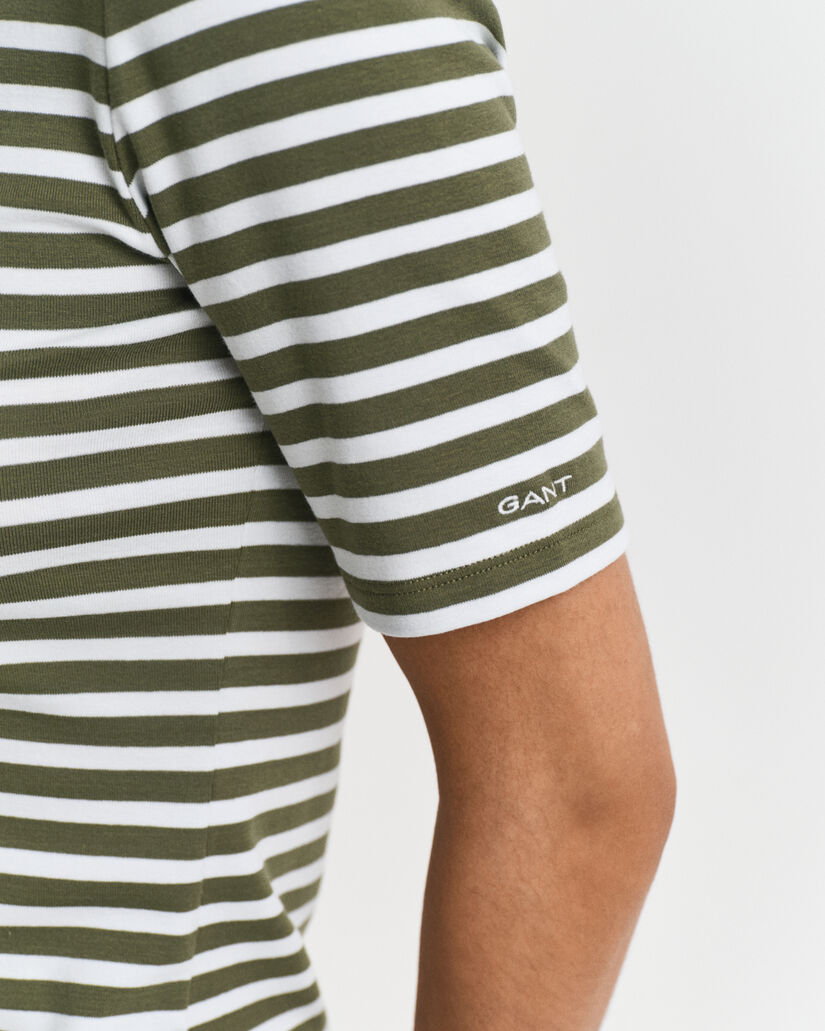 T-shirt canelada às riscas