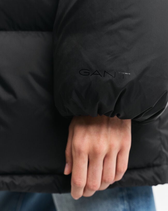 Blus&atilde;o de penas com comprimento m&eacute;dio