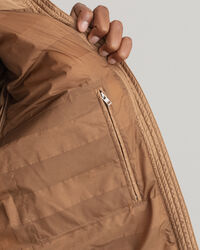 Blusão de penas leve