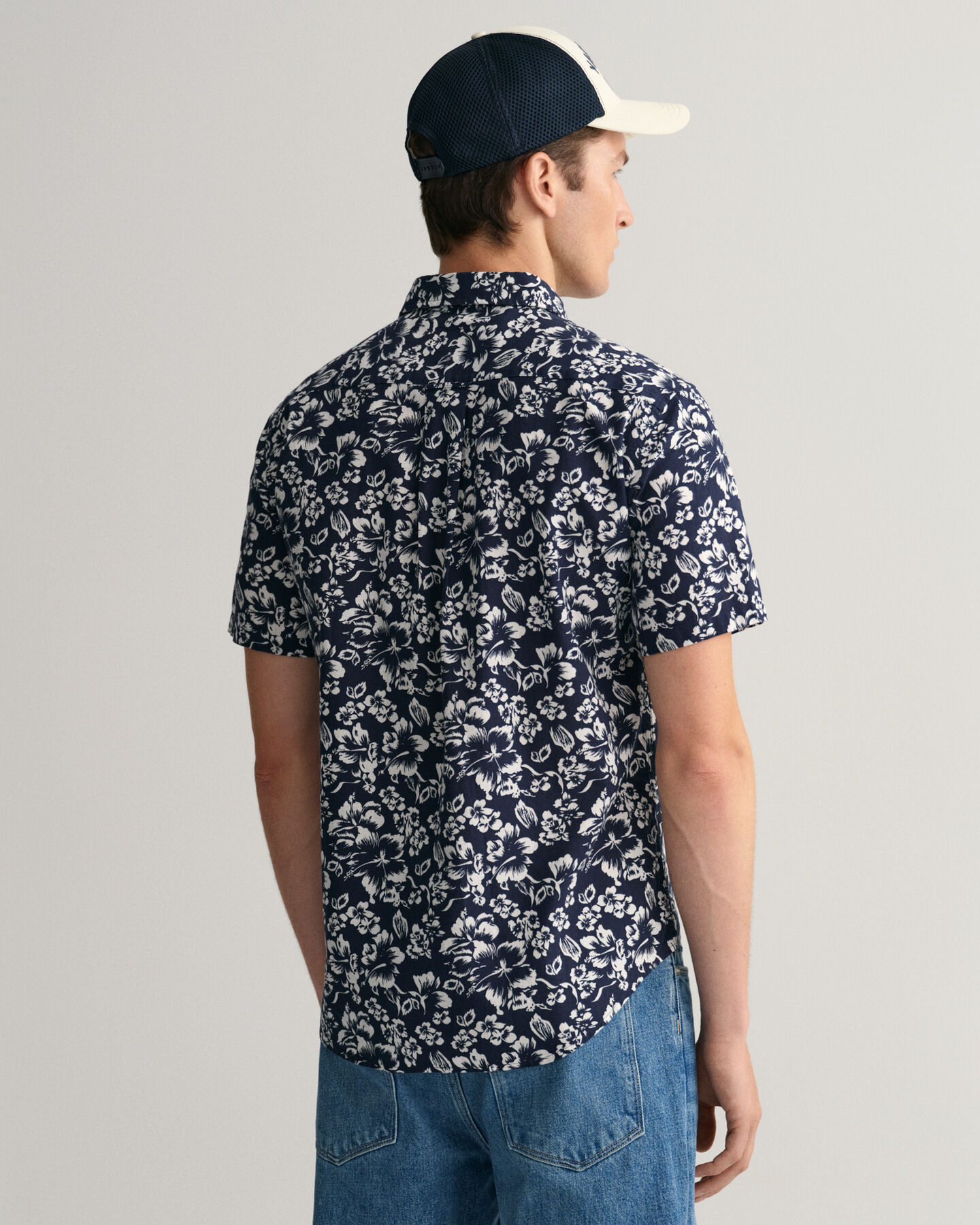 Camisa de manga curta em linho e algod&atilde;o com estampado Floral regular fit