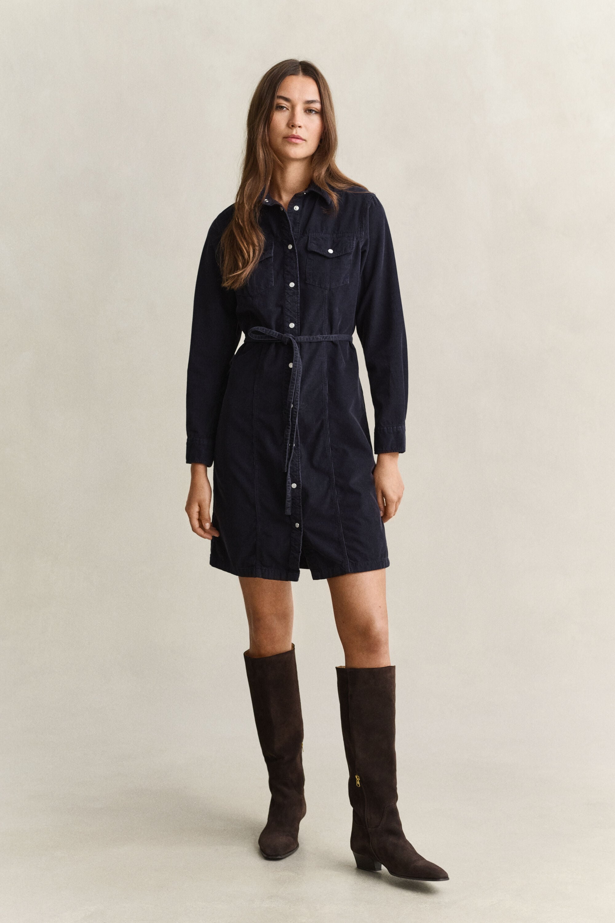 Vestido-camisa em bombazina com cinto