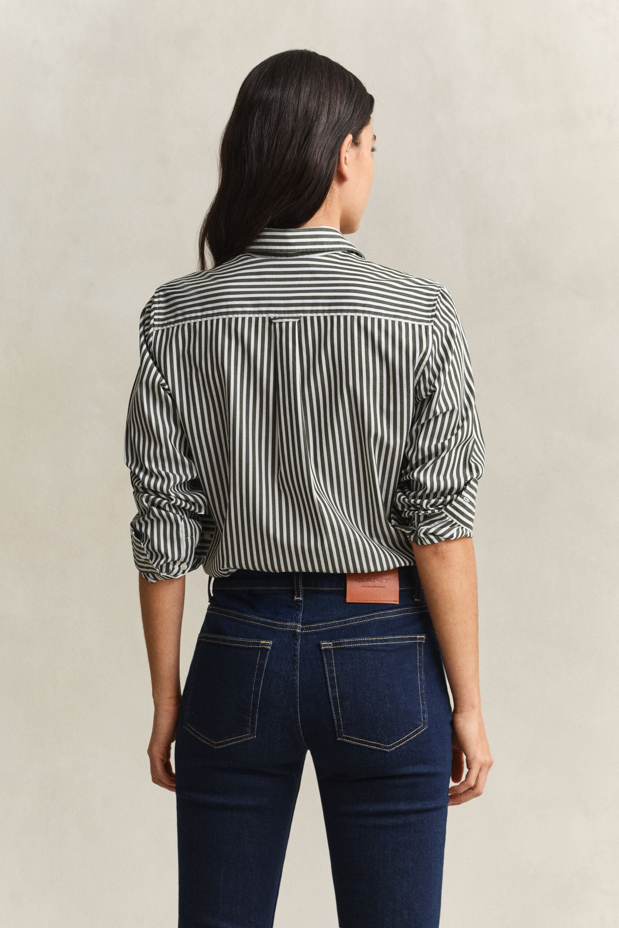 Camisa em popelina às riscas clássica regular fit