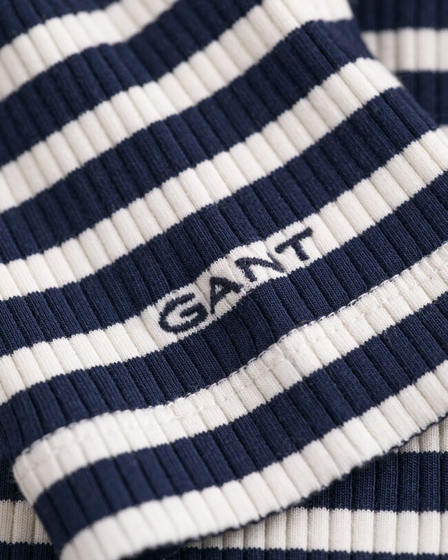 Camisola de manga comprida com gola alta em malha canelada às riscas