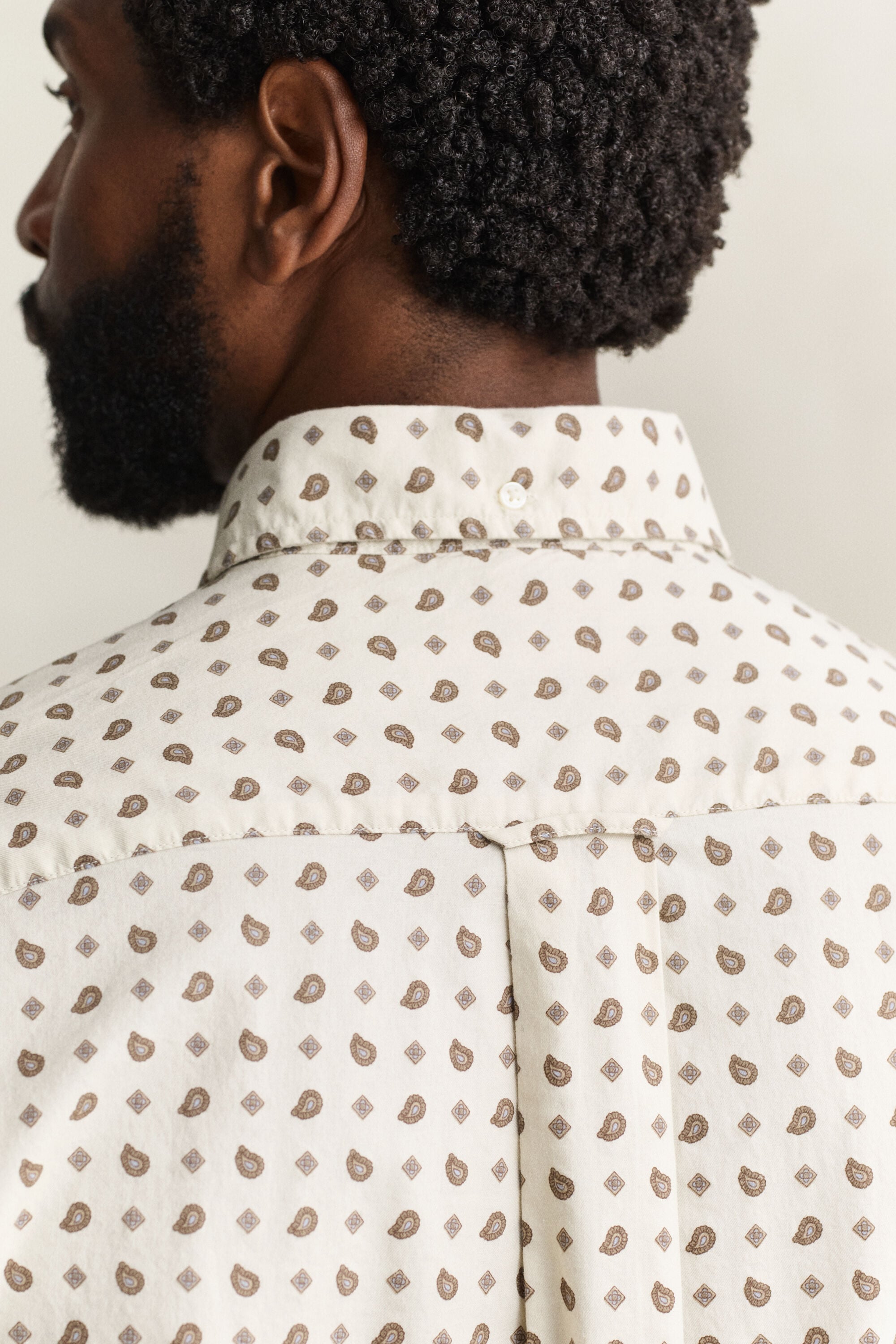 Camisa de sarja com padrão Paisley