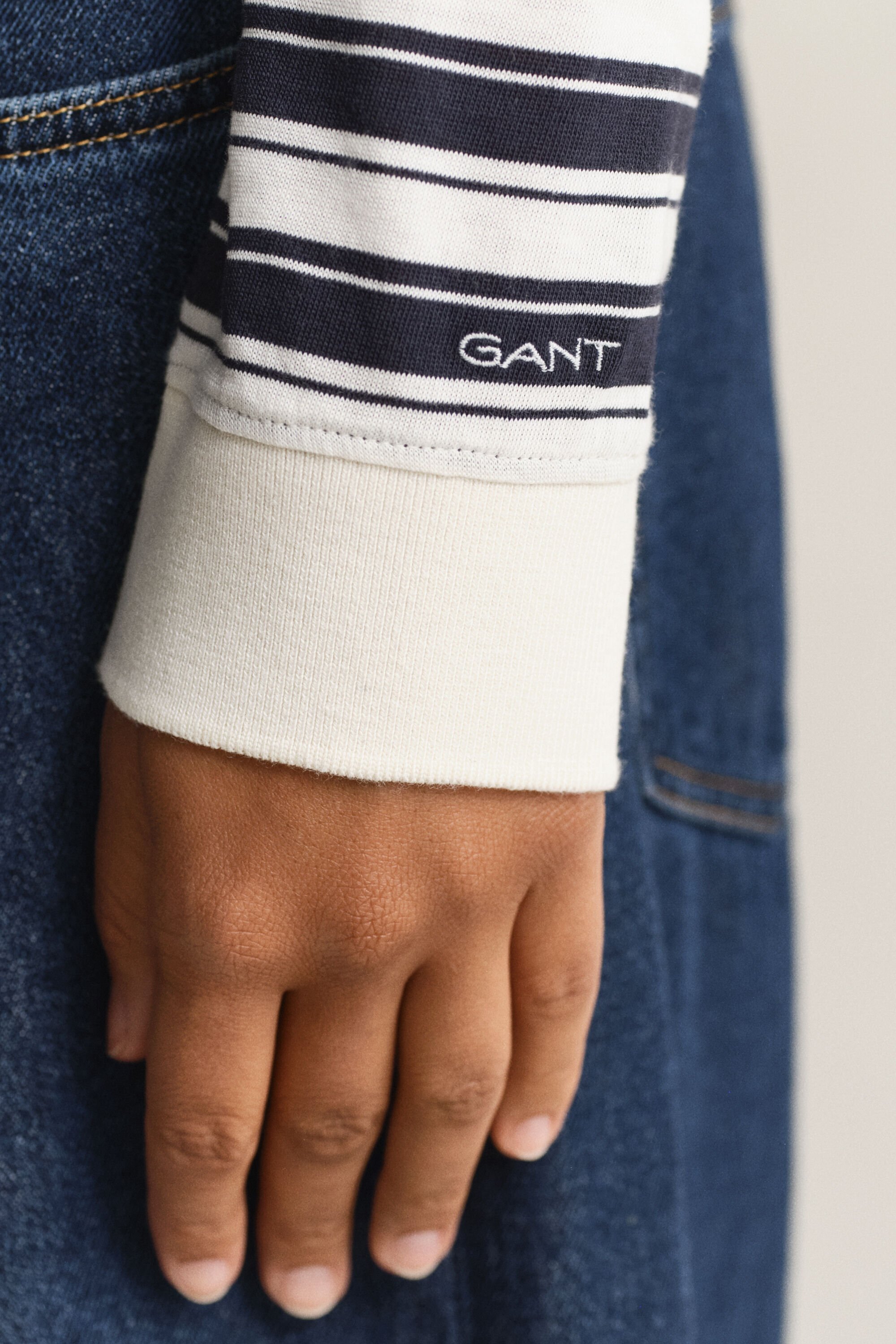 Polo de manga comprida às riscas